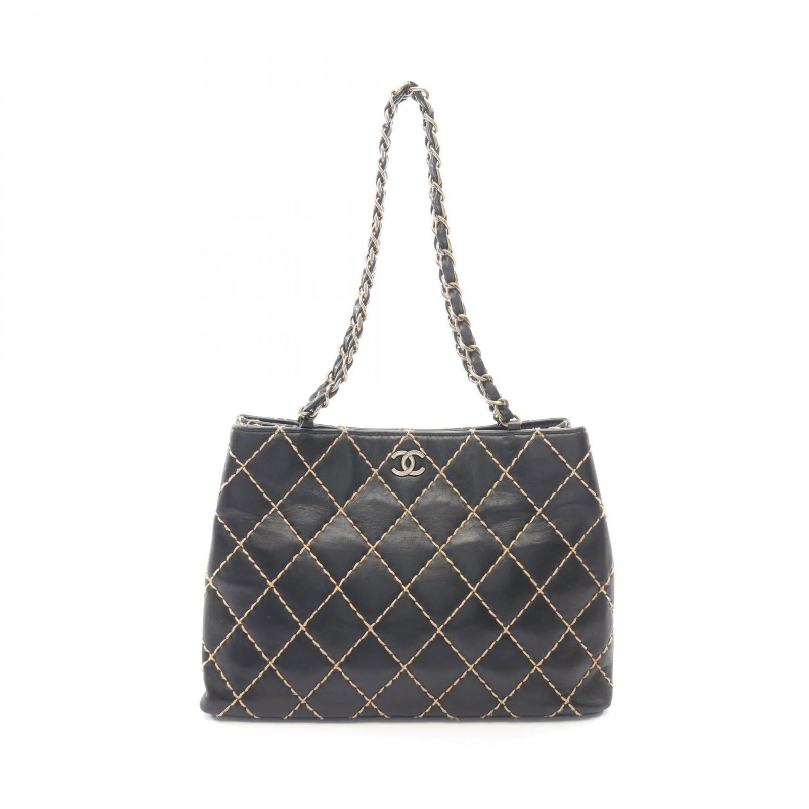 Chanel Handbag Shoulder Bag Leather: Chanel Handbag Shoulder Bag Leather Black leather Chanel shoulder bag with gold hardware, measuring 23cm x 33cm x 9cm. The classic design and timeless elegance make it a versatile accessory for