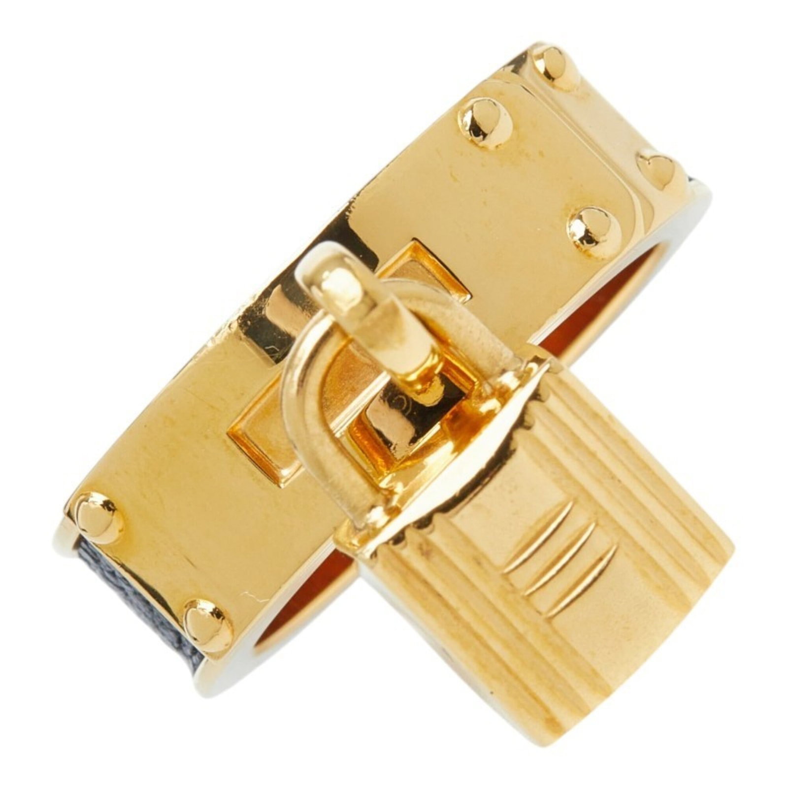 Hermes Scarf Ring Leather: Hermes Scarf Ring Leather The Hermes Scarf Ring Leather features a sleek black leather design with a gold accent, adding a touch of sophistication to any outfit. Made from high-quality leather, this a