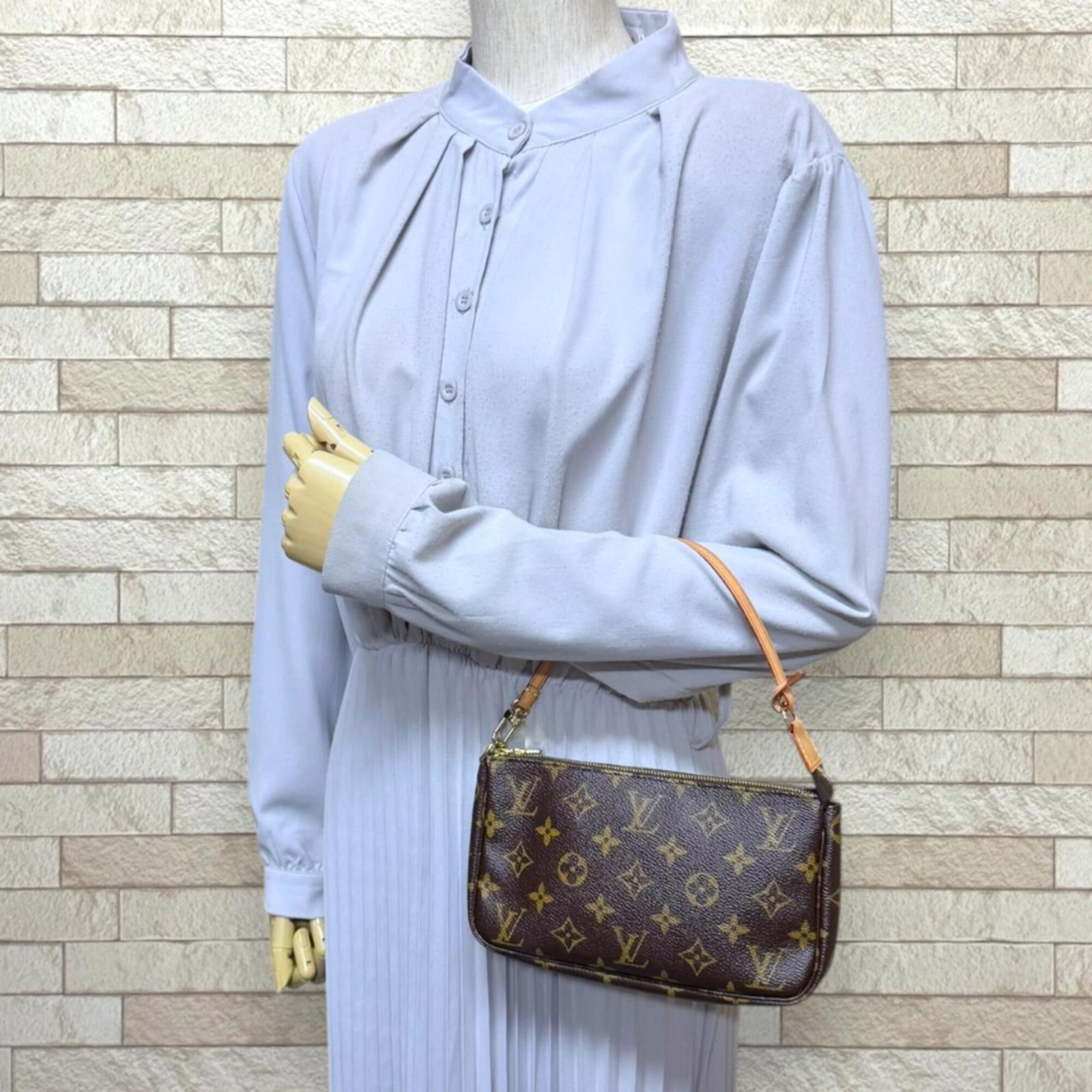 Louis Vuitton Handbag Monogram - 2