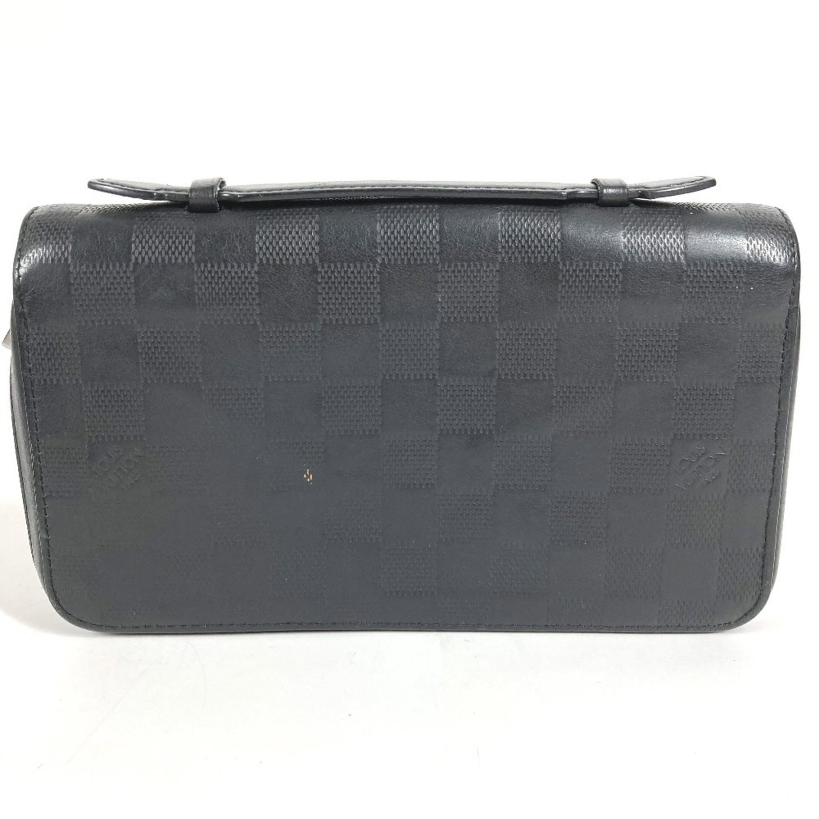 Louis Vuitton Long Wallet (Bi-Fold) Damier Infini: Louis Vuitton Long Wallet (Bi-Fold) Damier Infini Damier Infini pattern adds a touch of timeless elegance to this black bi-fold wallet from Louis Vuitton, crafted with the iconic Damier Infini