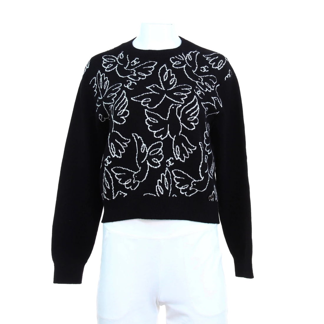 Women's cashmere blend crewneck sweater from Chanel (1 of 4)