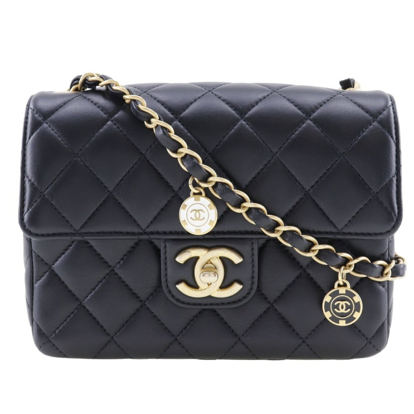 Shoulder Bag Leather Chanel: Shoulder Bag Leather Chanel Black Calfskin Leather Shoulder Bag from Chanel, featuring classic design and timeless elegance. This luxurious leather bag comes with its original box and dust bag for