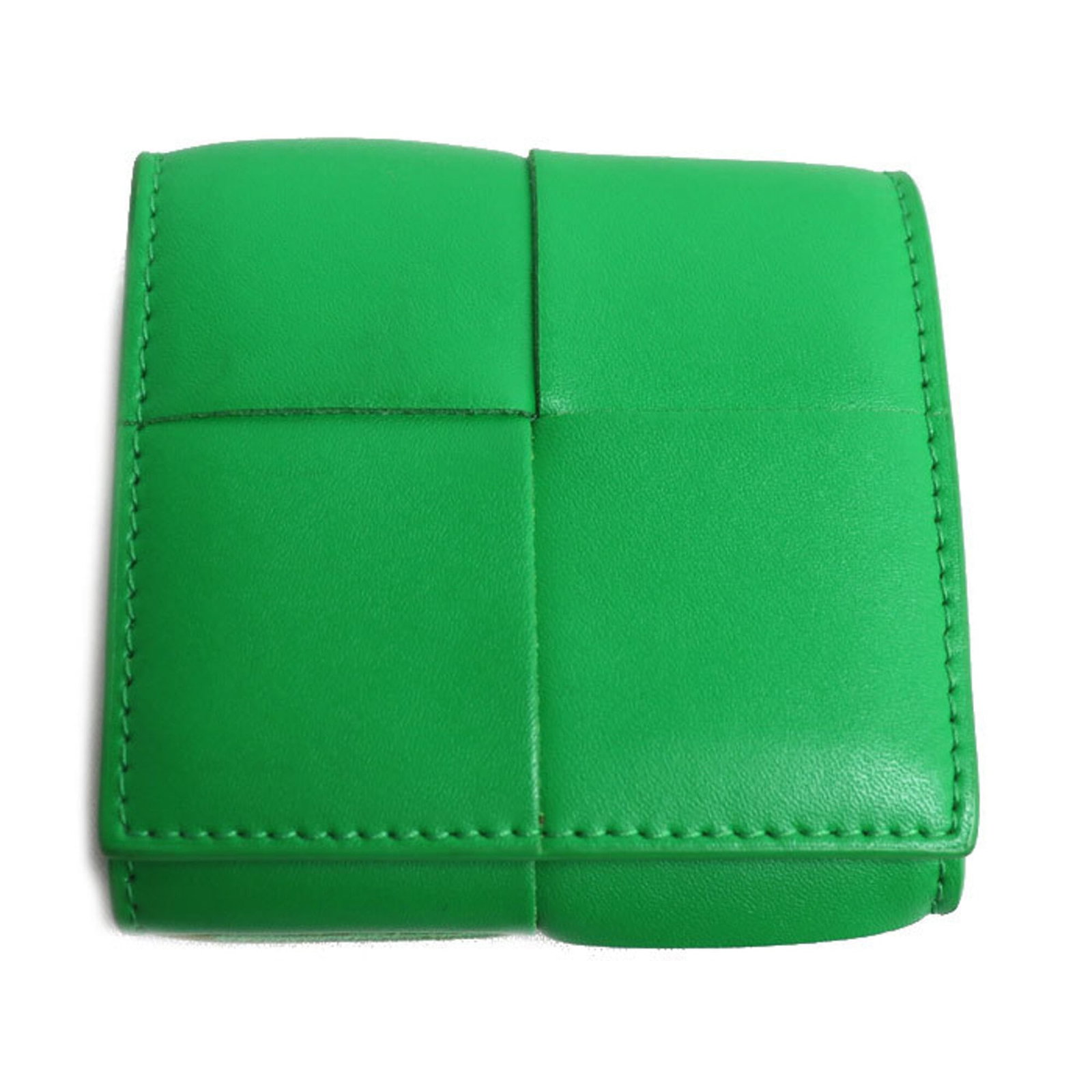 Leather Coin Case Coin Purse Bottega Veneta: Leather Coin Case Coin Purse Bottega Veneta Bottega Veneta's iconic coin case is crafted from rich green leather, measuring 8cm x 8cm x 2cm. This compact and elegant purse features the signature Botte