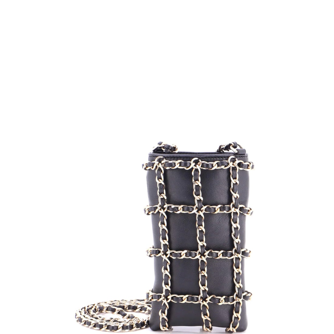Me out with chain lambskin clutch tech Chanel: Me out with chain lambskin clutch tech Chanel Black Tech Me Out Clutch with Chain Lambskin Exterior features leather and metal construction, while the interior boasts red fabric. The exterior has mino