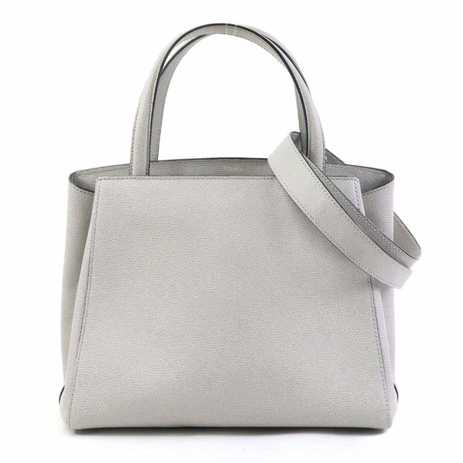 Valextra Handbag Shoulder Bag Leather: Valextra Handbag Shoulder Bag Leather Valextra's Handbag Shoulder Bag Leather is a stylish and versatile accessory, featuring high-quality leather construction in a sleek gray color. The bag measures 