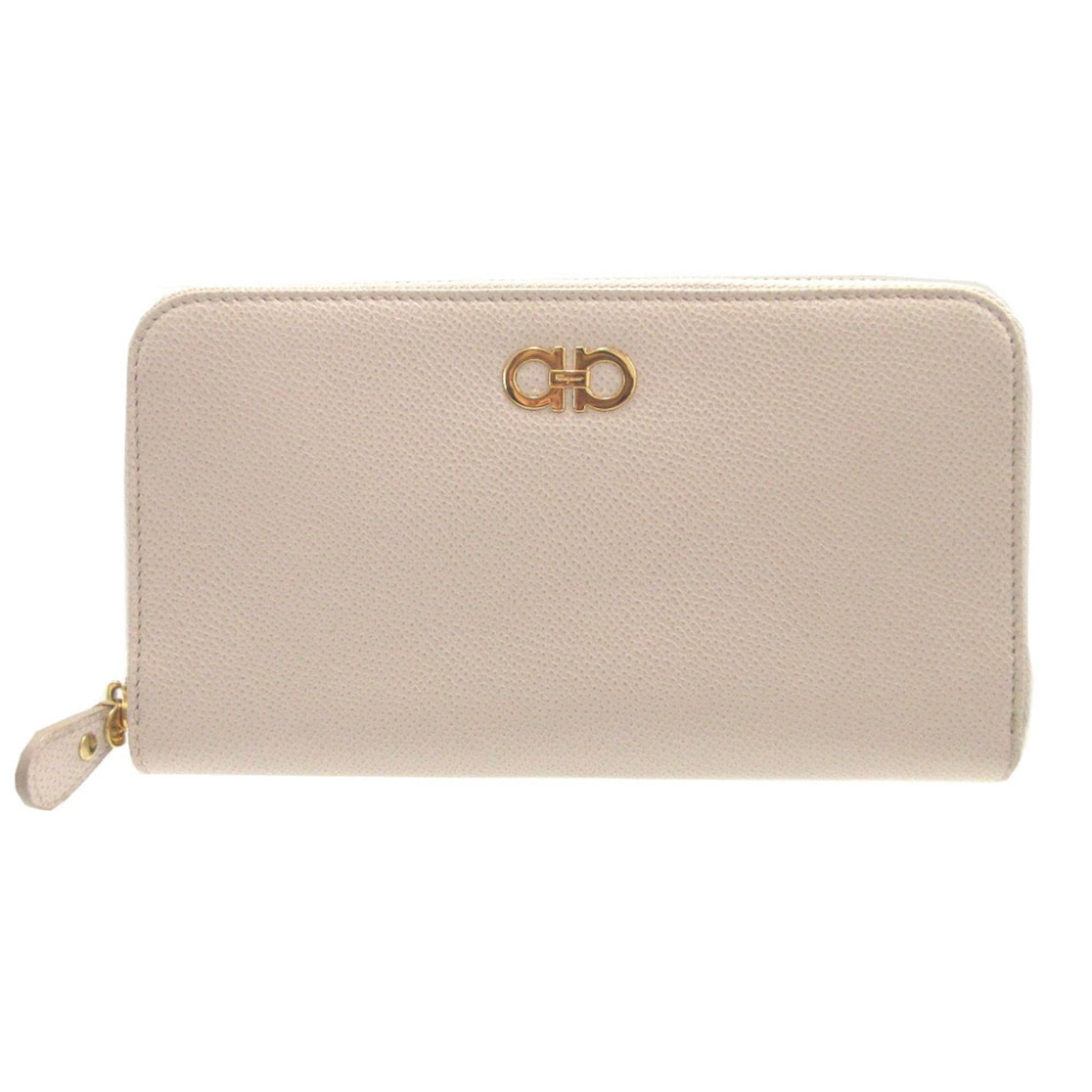 Salvatore Ferragamo Leather Coin Case Purse: Salvatore Ferragamo Leather Coin Case Purse The Salvatore Ferragamo Leather Coin Case Purse boasts sleek, ivory leather and precise dimensions, measuring 11cm x 19.5cm x 2cm. This stylish coin purse