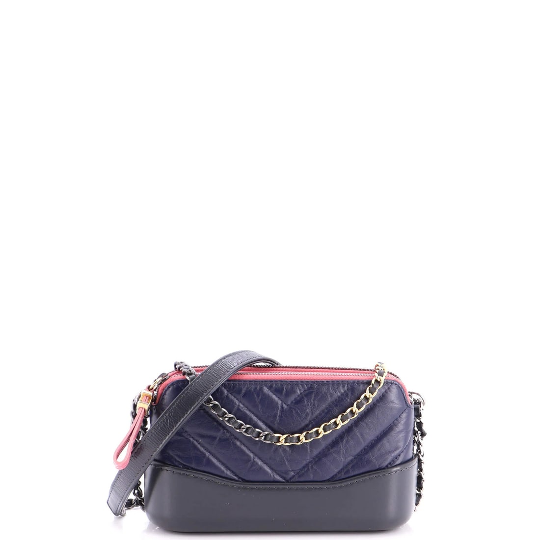 Aged calfskin chain clutch double zip Chevron Gabrielle Chanel: Aged calfskin chain clutch double zip Chevron Gabrielle Chanel Aged calfskin chain clutch double zip Chevron Gabrielle Chanel, featuring a unique multicolor exterior and pink interior. This stylish cr