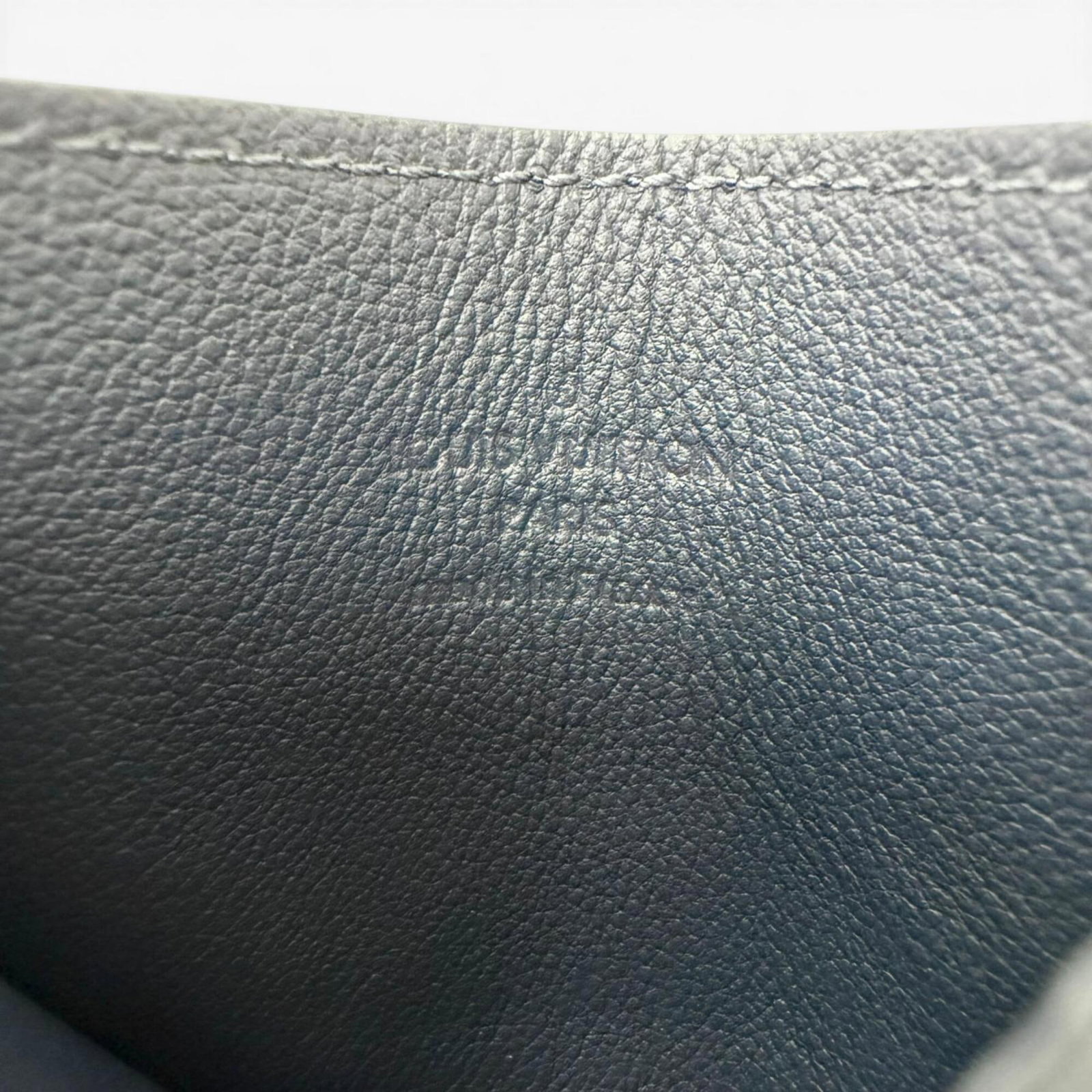 Monogram Shadow Card Case Louis Vuitton - 6