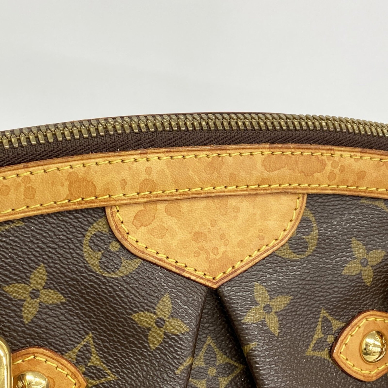 Louis Vuitton Handbag - 8