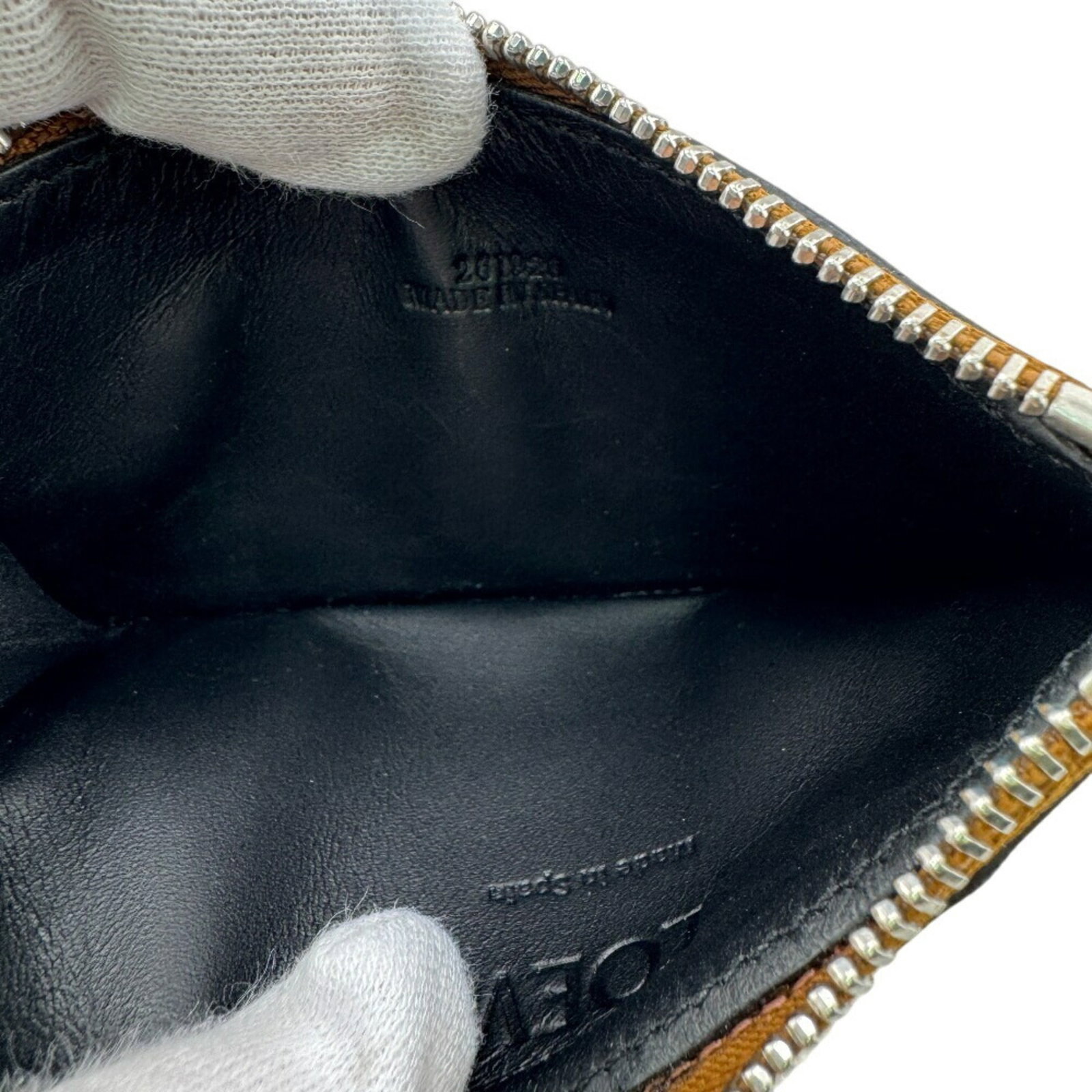 Card case leather from Loewe - 7