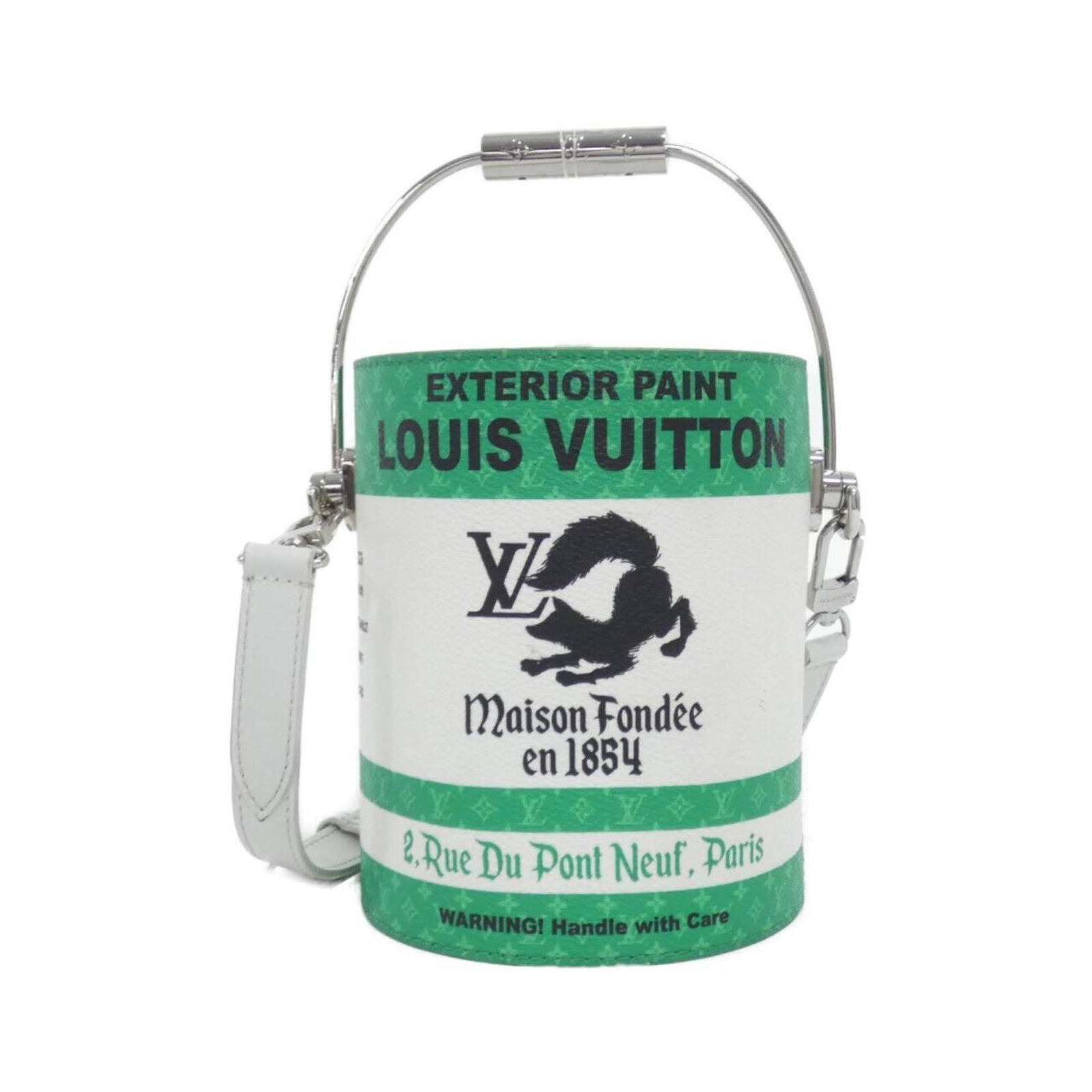 Canvas Coated Louis Vuitton Handbag: Canvas Coated Louis Vuitton Handbag Canvas Coated Louis Vuitton Handbag with distinctive green and white color scheme, bearing the MPN M81592. Measuring 17cm x 12cm x 12cm, this handbag features coate