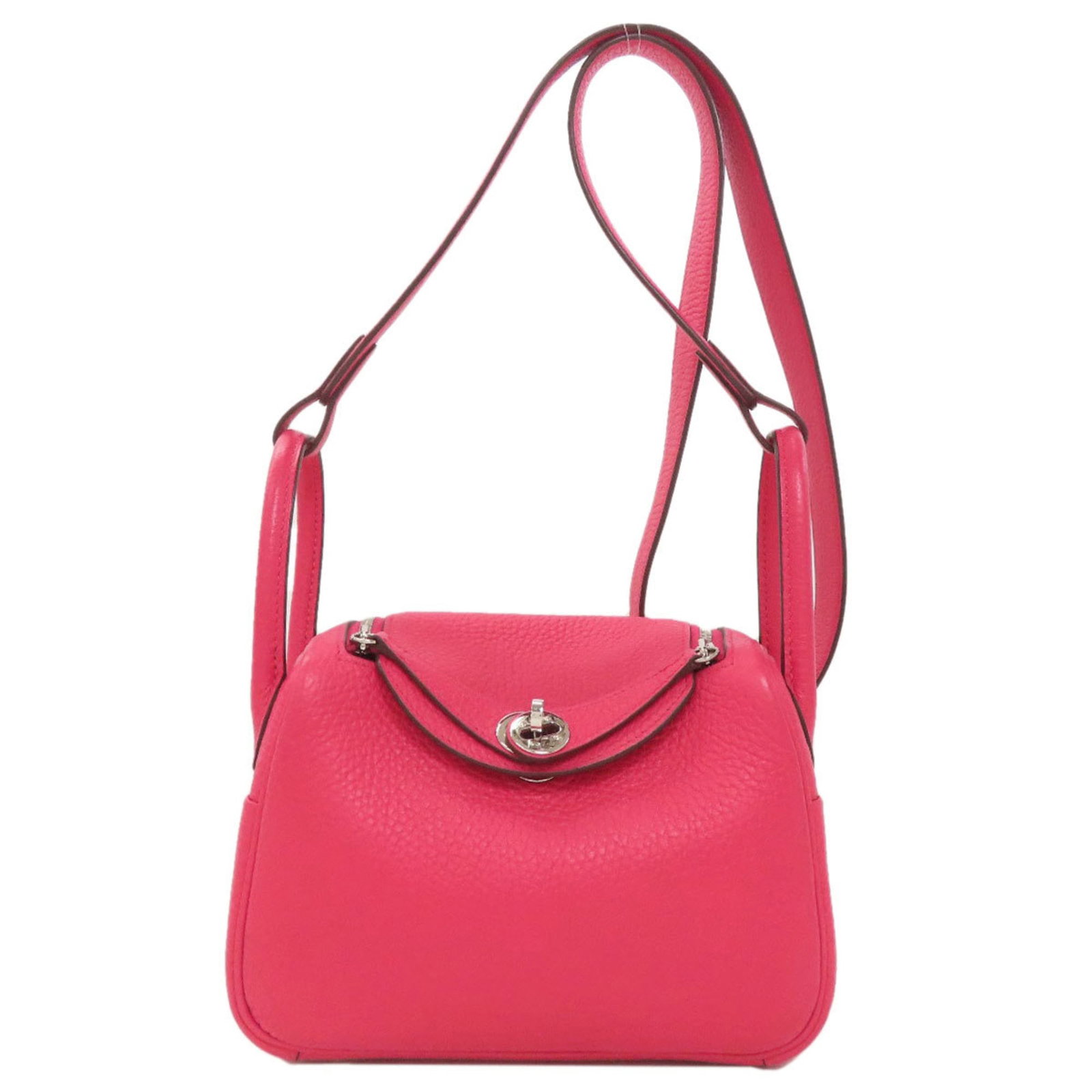 Handbag by Hermes: Handbag by Hermes Small but elegant, this Herm?s handbag measures 13cm x 19cm x 9.5cm and features a compact size that's perfect for everyday use. With its precise dimensions and classic design, it's 