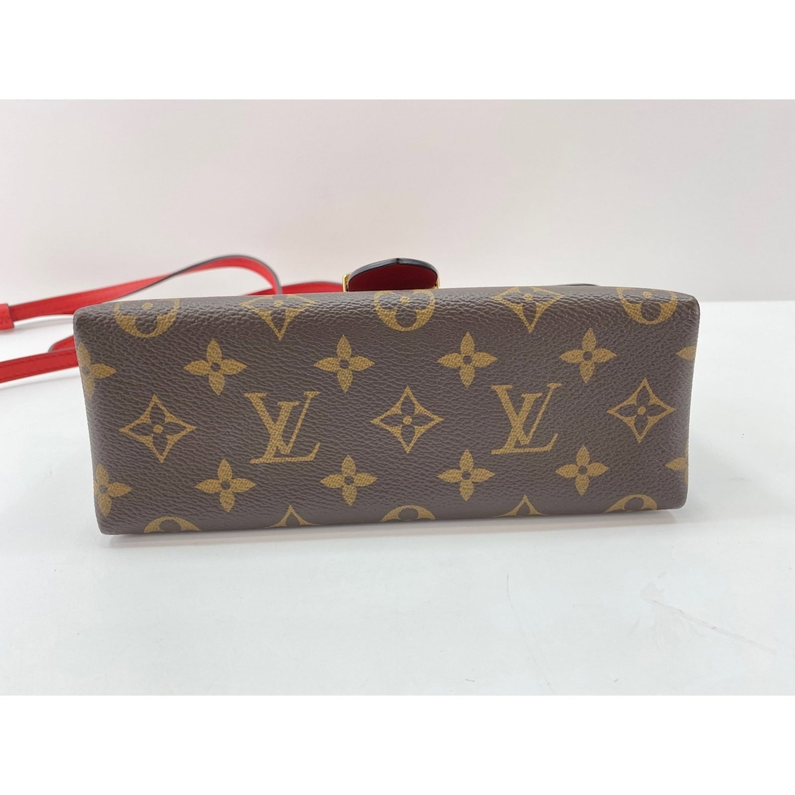 Louis Vuitton Handbag - 5