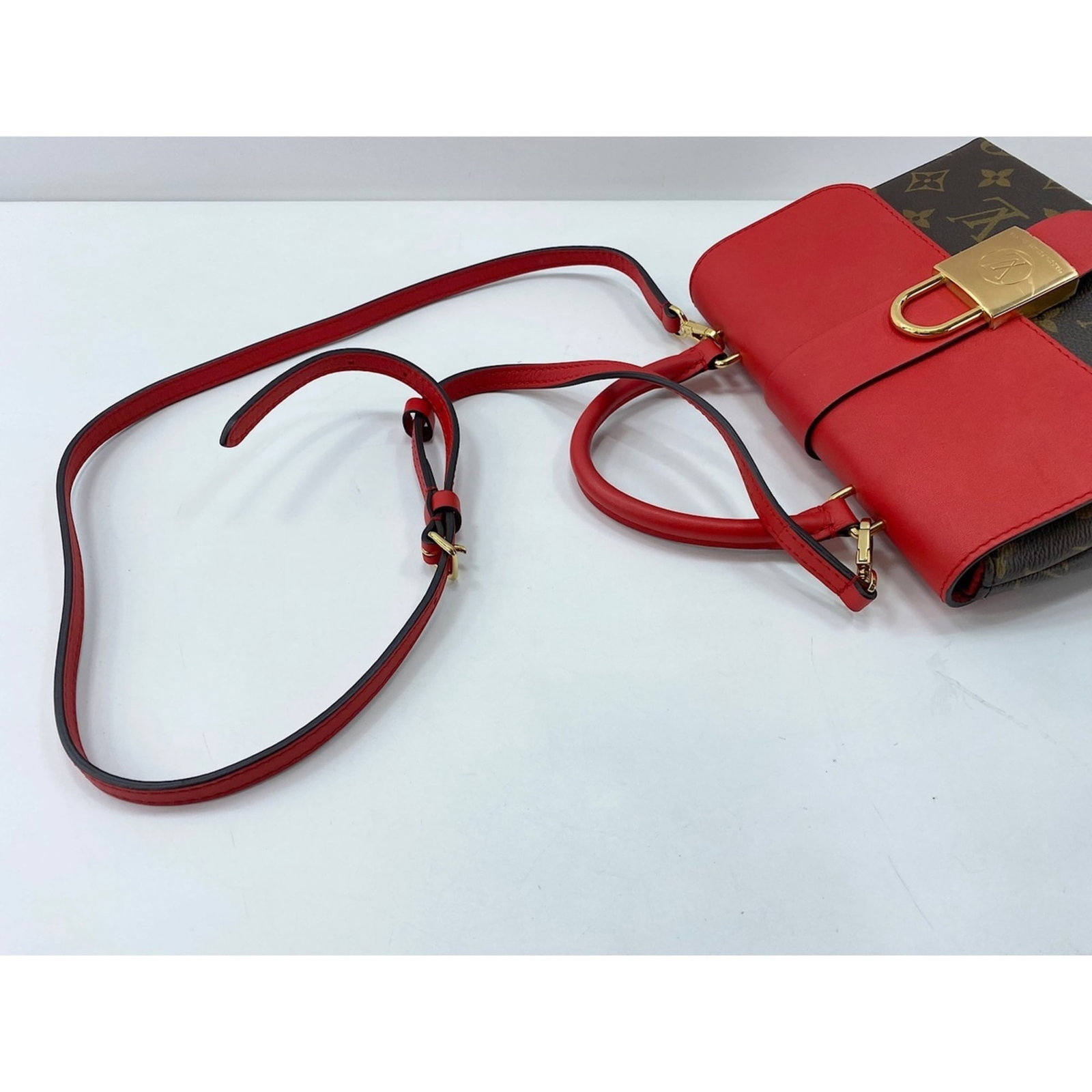 Louis Vuitton Handbag - 8