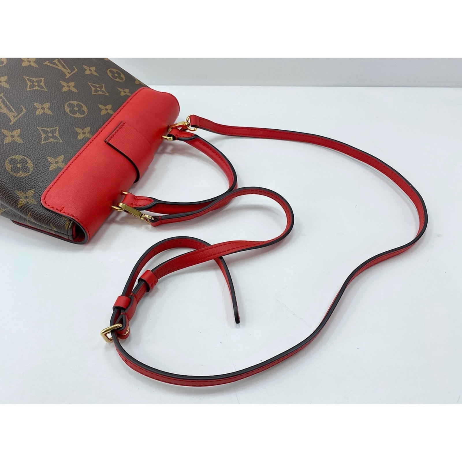 Louis Vuitton Handbag - 9