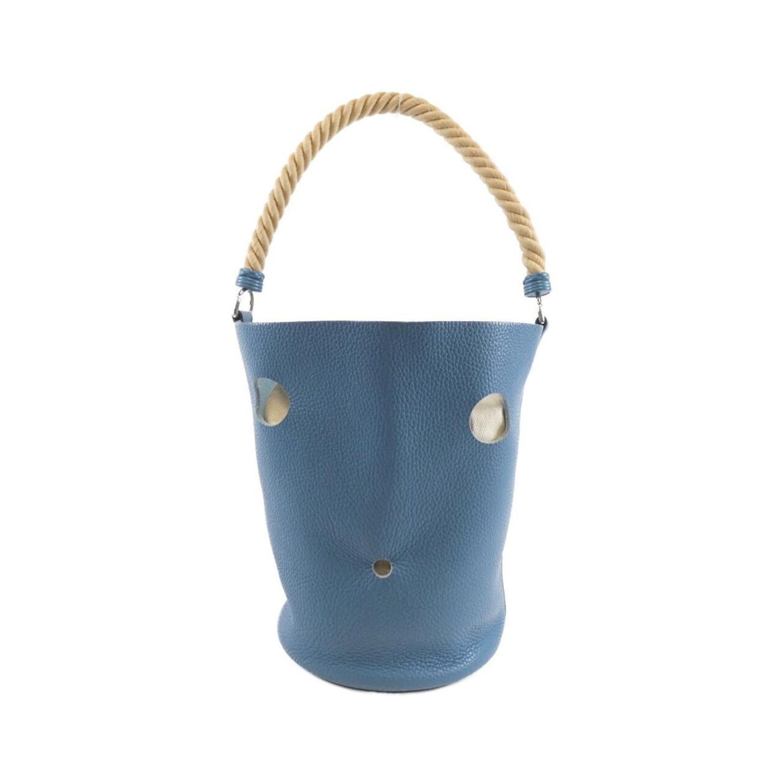 Clemence Taurillon Leather Shoulder Bag Hermes: Clemence Taurillon Leather Shoulder Bag Hermes Taurillon clemence leather provides a rich, luxurious feel to this iconic blue jean shoulder bag from Hermes. Measuring 27cm x 18cm x 18cm, the bag