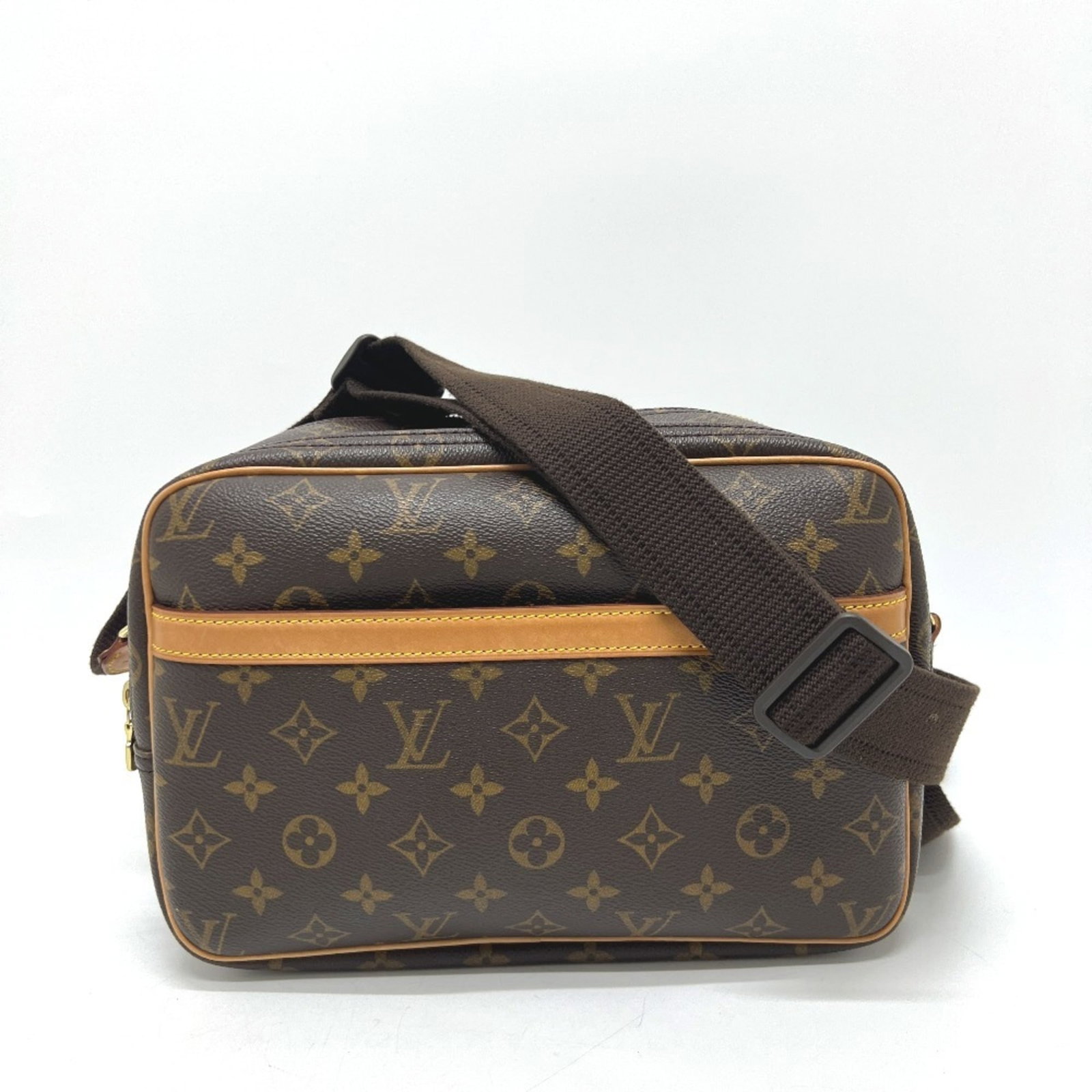 Shoulder Bag Monogram By Louis Vuitton: Shoulder Bag Monogram By Louis Vuitton The Louis Vuitton Shoulder Bag Monogram boasts a timeless design with its iconic monogram pattern, perfectly complemented by the rich brown color. This elegant