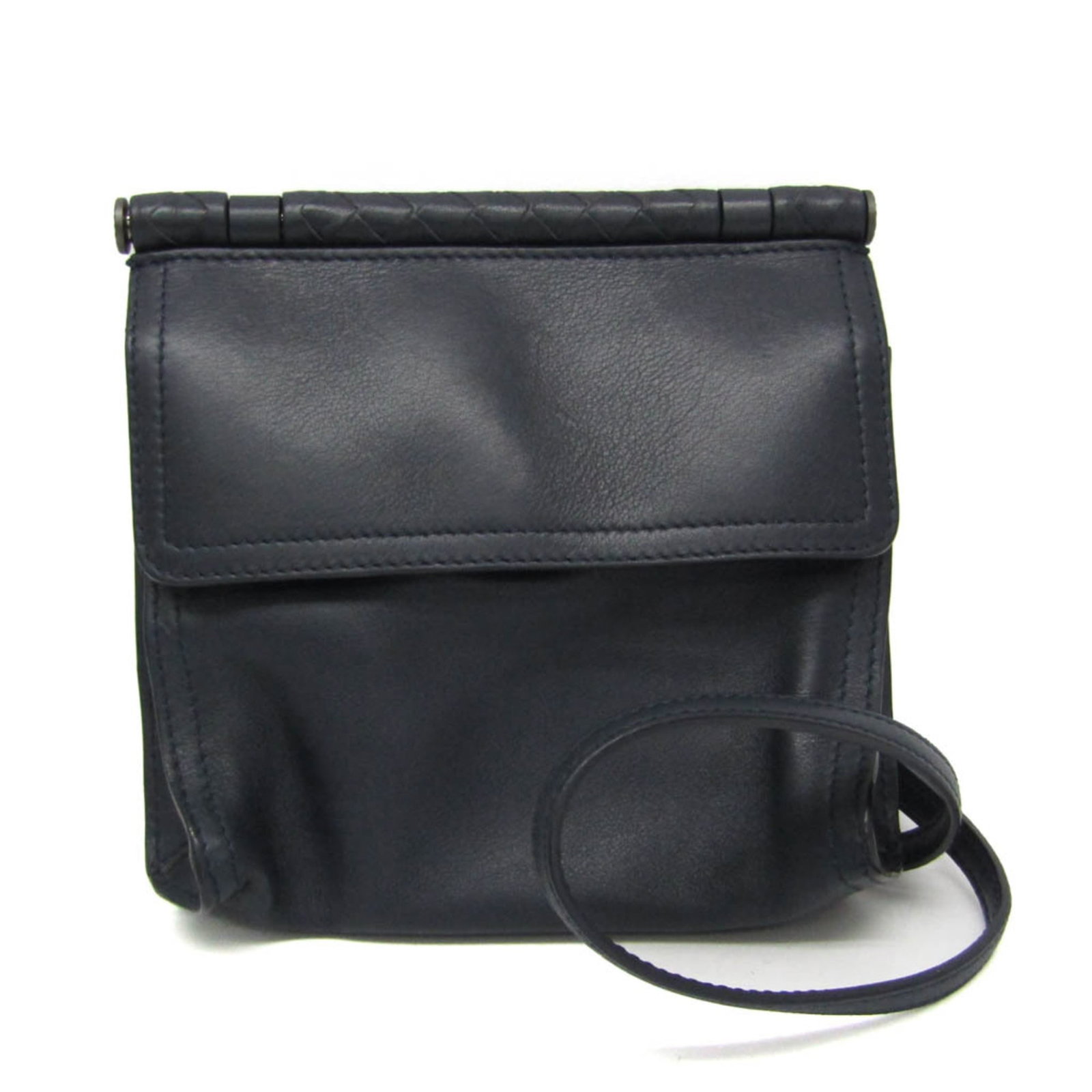 Bottega Veneta Clutch Bag Shoulder Bag Leather: Bottega Veneta Clutch Bag Shoulder Bag Leather The Bottega Veneta Clutch Bag Shoulder Bag Leather features a navy leather exterior, measuring 16.5cm x 16.5cm x 6cm in size, with a total weight of 270g