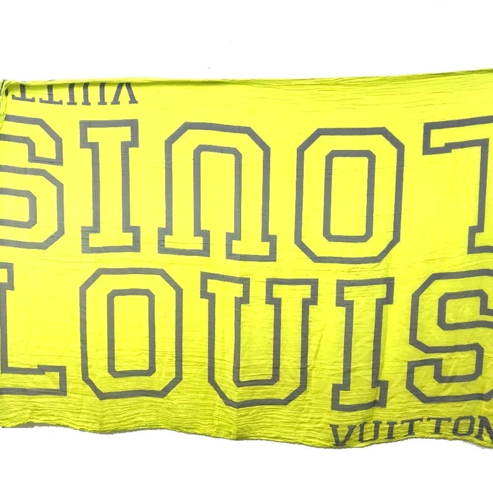 Louis Vuitton Stole Silk Cotton: Louis Vuitton Stole Silk Cotton Yellow Louis Vuitton Stole Silk Cotton measures 1.1m x 1.87m, combining silk and cotton materials in its construction. This stole features a distinctive yellow color an