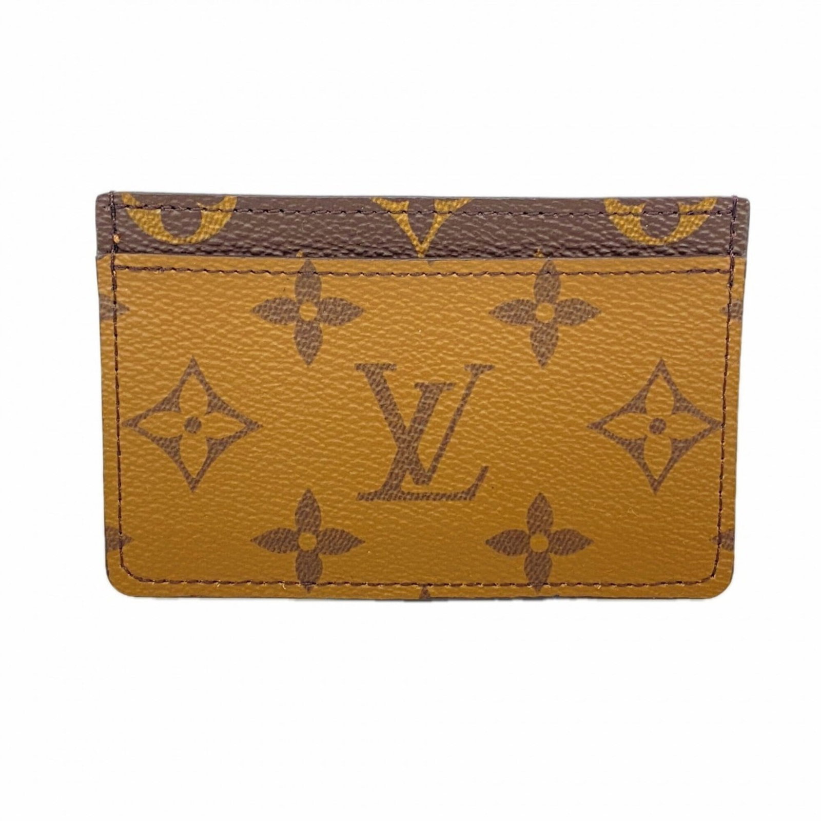 Case card Louis Vuitton: Case card Louis Vuitton Brown Louis Vuitton Card Case. This card case measures 7cm x 11cm x 5mm and features the iconic brand's signature monogram pattern. Made from high-quality materials, its compac