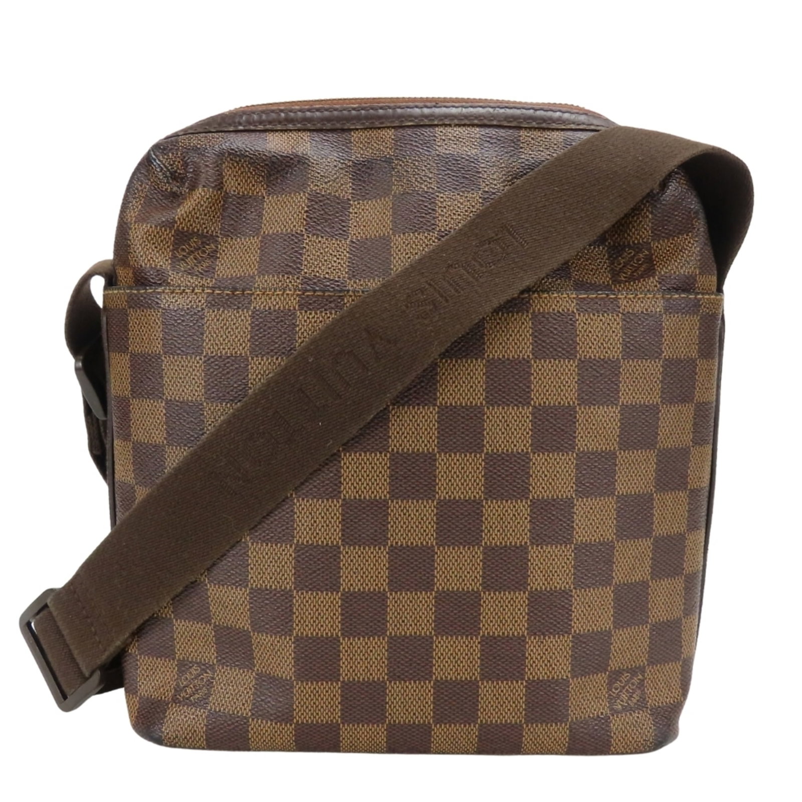 Shoulder bag Damier canvas leather Louis Vuitton: Shoulder bag Damier canvas leather Louis Vuitton Damier canvas and leather come together in this classic Louis Vuitton shoulder bag from France, featuring the iconic Ebene color. Measuring just 25cm x