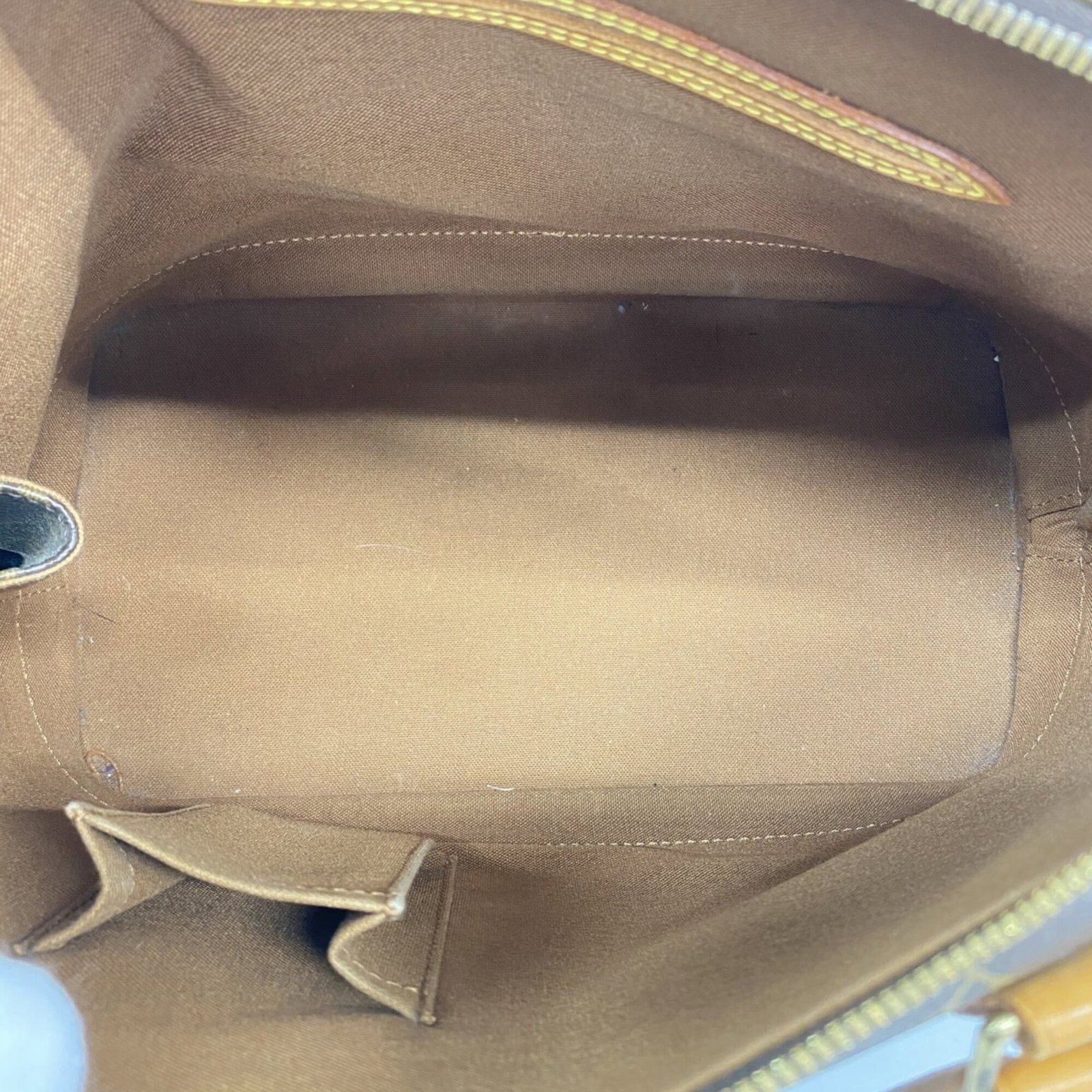 Louis Vuitton Handbag - 4