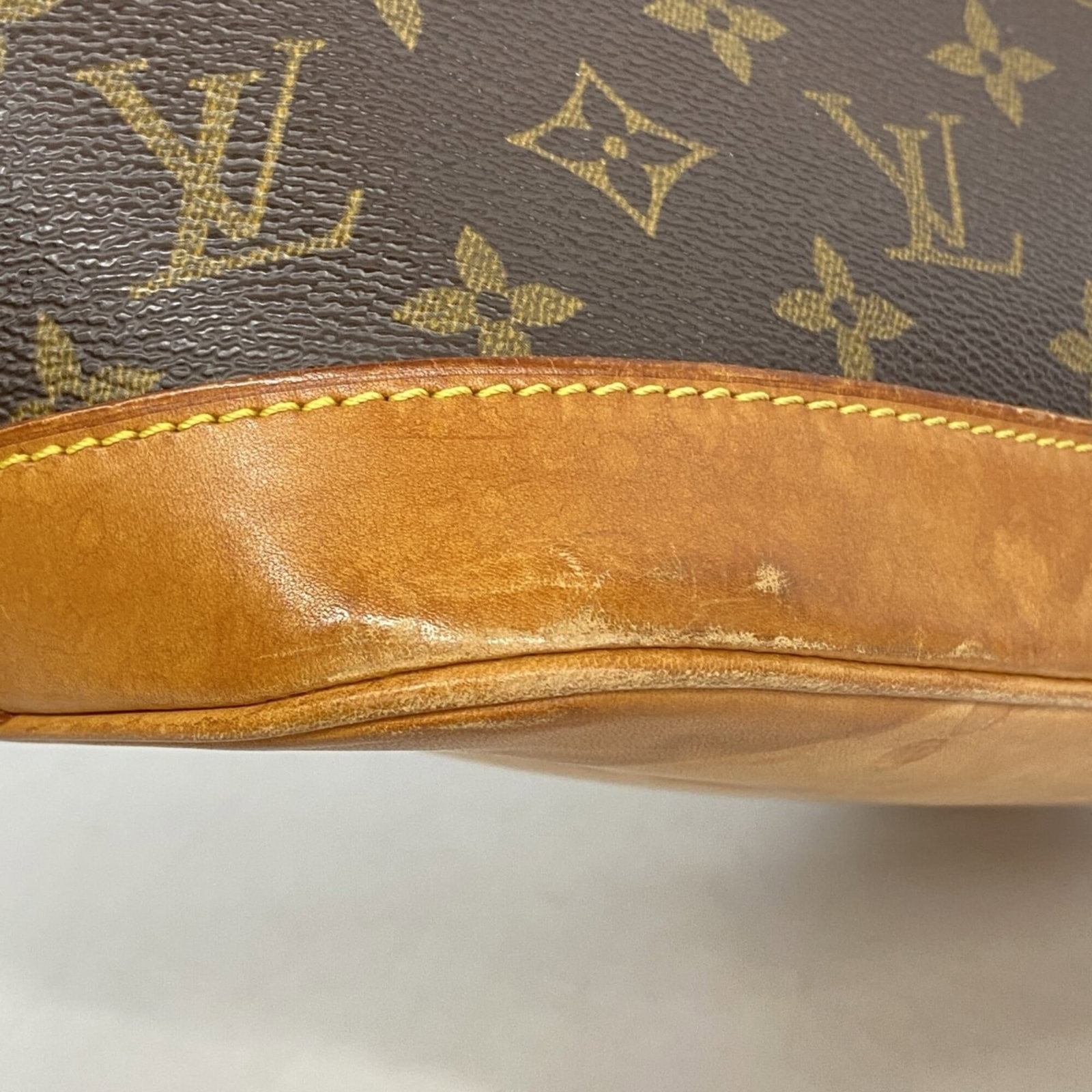 Louis Vuitton Handbag - 6