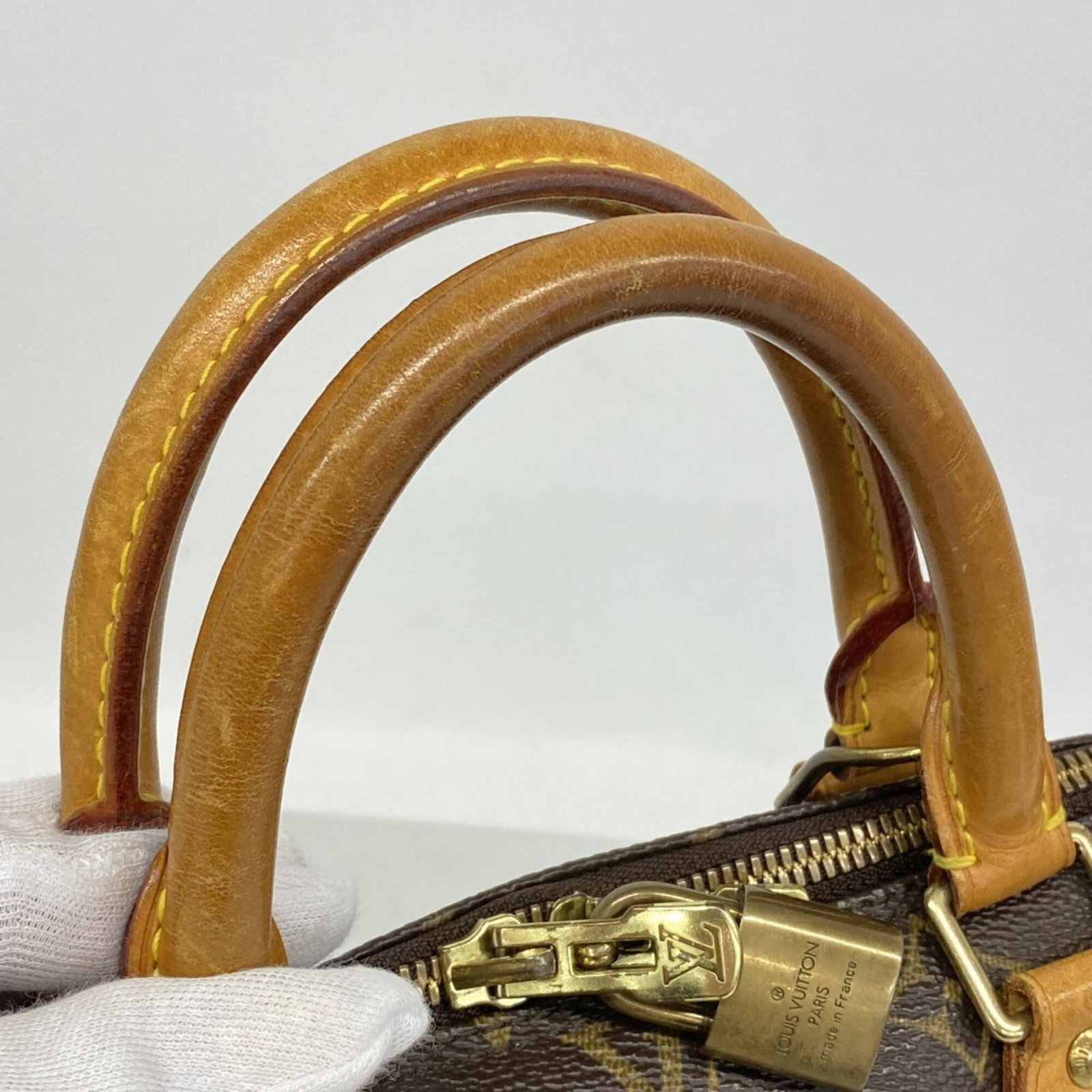 Louis Vuitton Handbag - 7