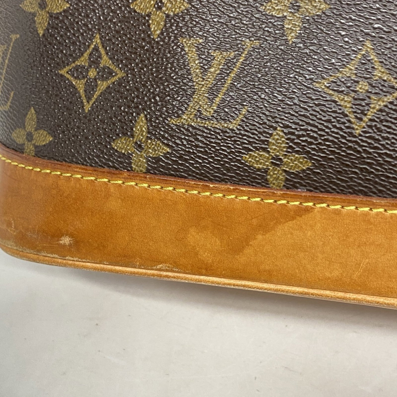 Louis Vuitton Handbag - 9