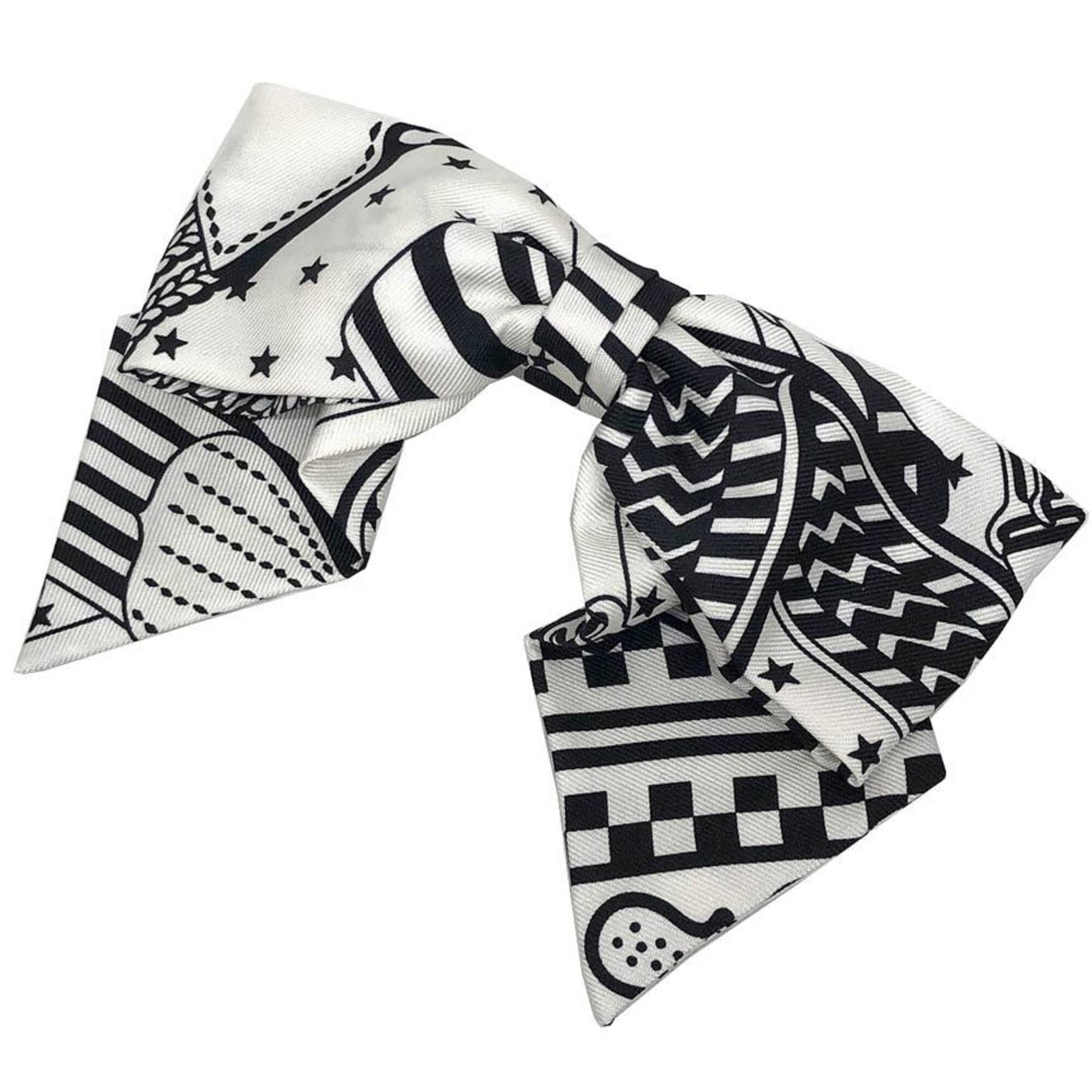 Hermes barrette silk: Hermes barrette silk Silk barrette from Hermes, made in France. Bearer of the iconic brand's signature style, this black barrette features high-quality silk material and a classic design. A timeless a