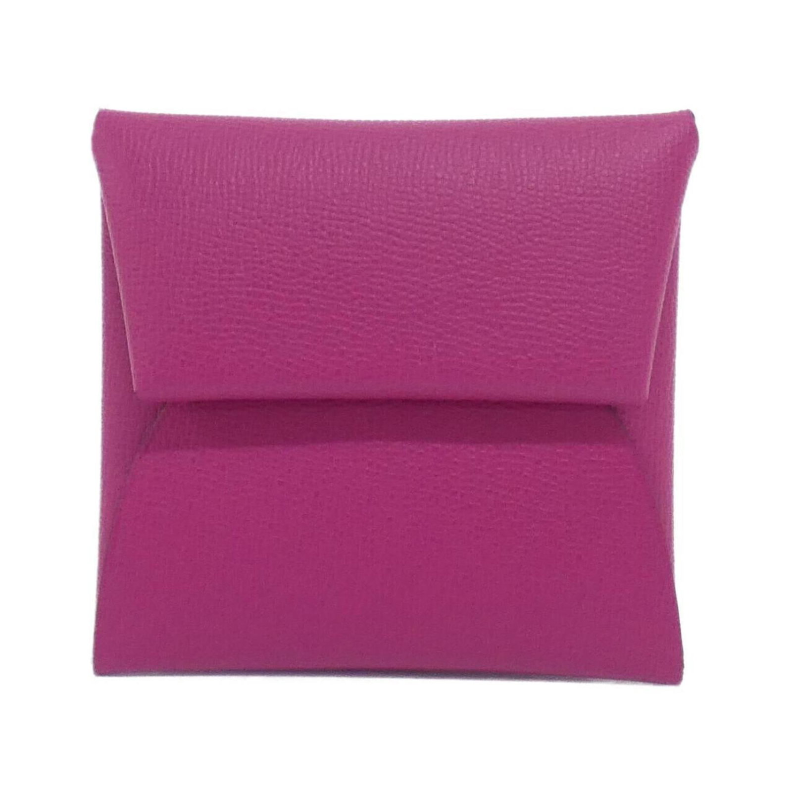 Coin purse by Hermes: Coin purse by Hermes Rose Purple Coin Purse by Hermes, 8cm x 8.5cm x 1cm, comes in its original box, offering a compact and elegant way to carry small essentials. This stylish coin purse features the 