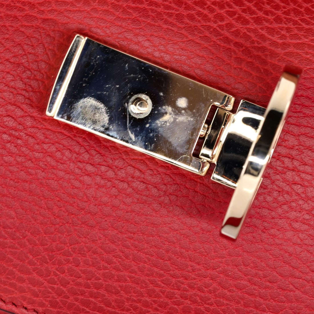 Medium leather shoulder bag Gucci interlocking - 6
