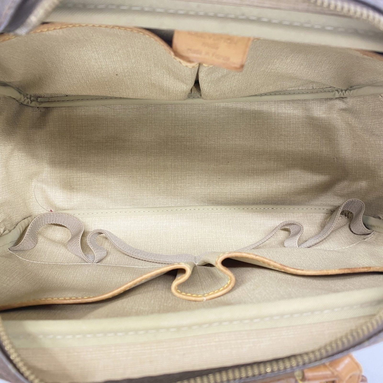 Louis Vuitton Handbag - 4