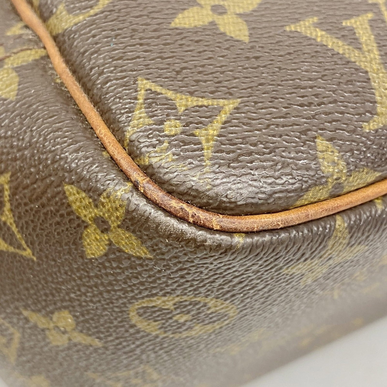 Louis Vuitton Handbag - 6