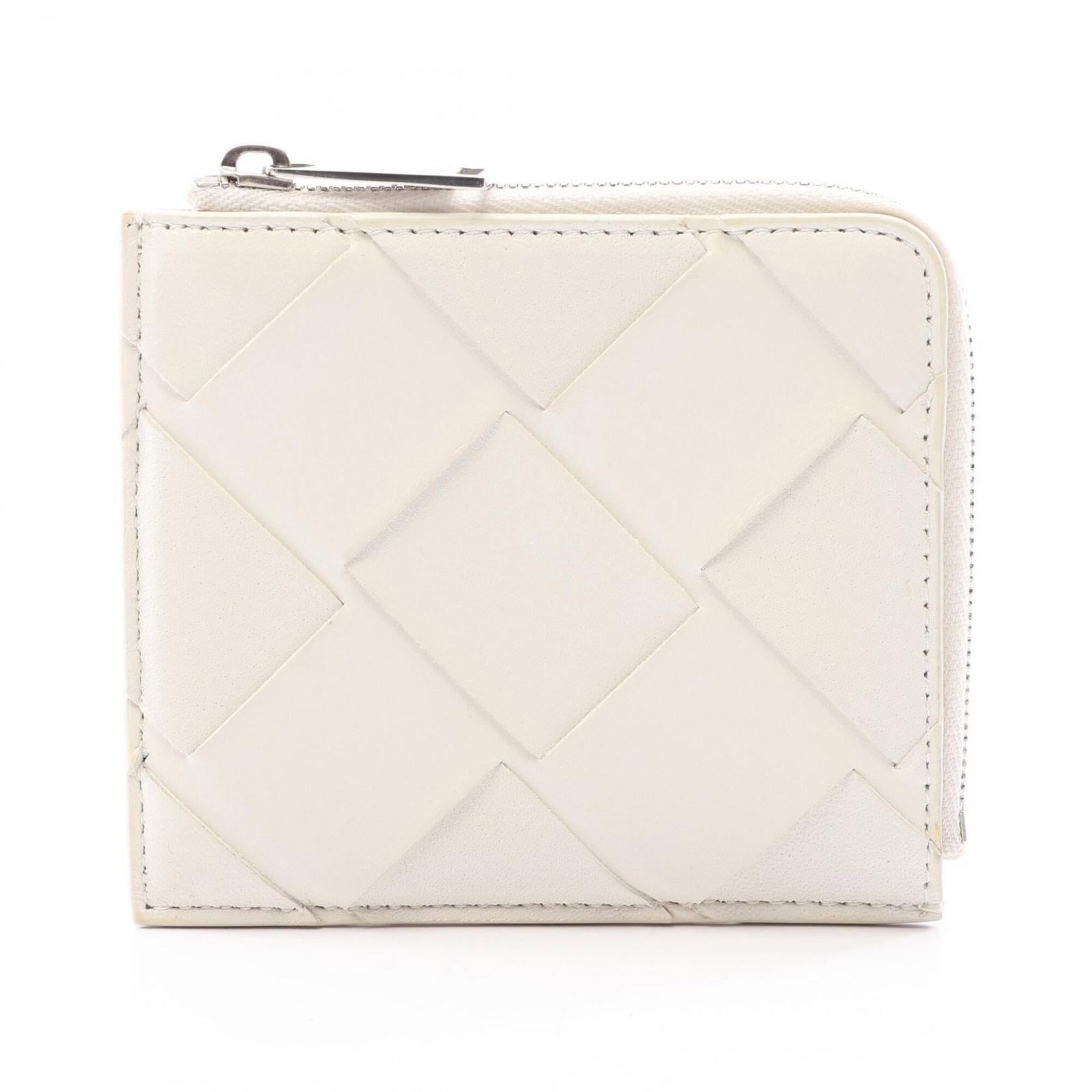 Leather Coin Case Coin Purse Bottega Veneta: Leather Coin Case Coin Purse Bottega Veneta Bottega Veneta's white leather coin case boasts clean lines and classic design, making it a timeless accessory for everyday use. Measuring 9cm x 10.5cm x 1c