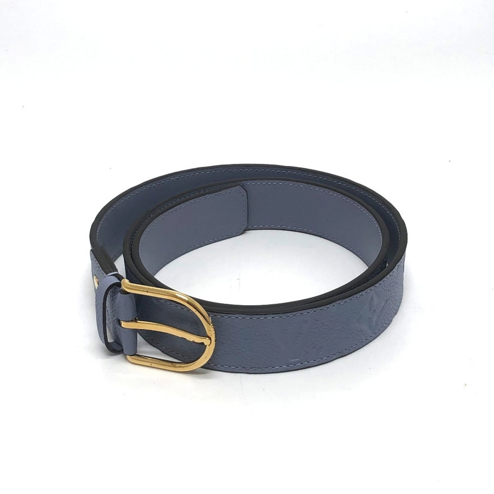 Louis Vuitton Standard Belt: Louis Vuitton Standard Belt Monogram Empreinte details adorn the Louis Vuitton Standard Belt, adding a touch of iconic luxury to any outfit. With its classic design and versatile 5-hole configuration,