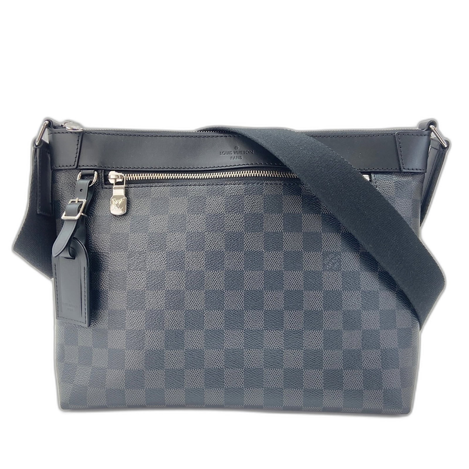 Shoulder bag from Louis Vuitton: Shoulder bag from Louis Vuitton This Louis Vuitton shoulder bag boasts sleek black design, measuring 25cm x 30cm x 8cm. Its compact size and durable construction make it a practical choice for