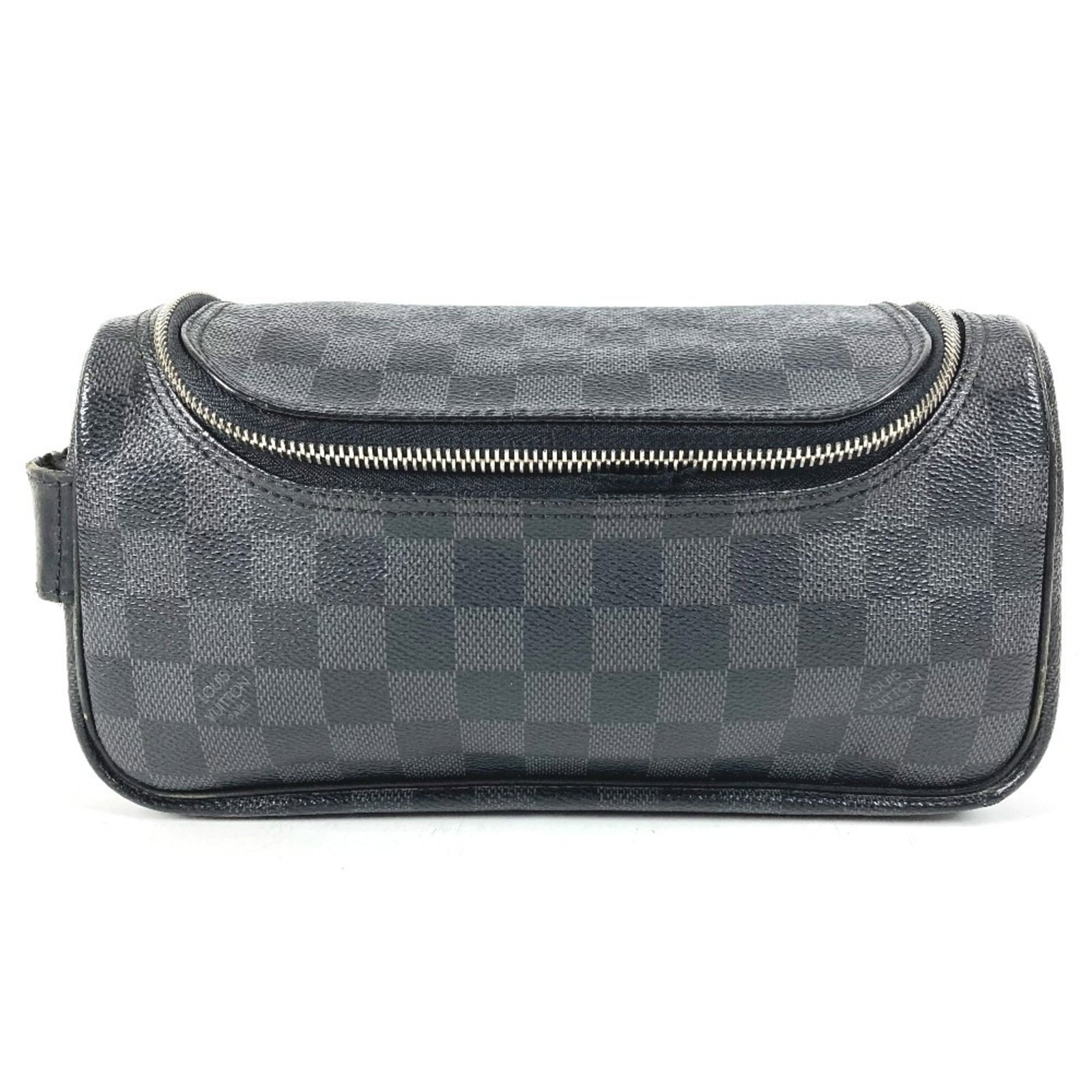 Louis Vuitton Clutch Bag Handbag Pouch Damier Graphite: Louis Vuitton Clutch Bag Handbag Pouch Damier Graphite Damier Graphite, the iconic Louis Vuitton pattern, adds a touch of sophistication to this sleek clutch bag. Made from high-quality materials, its
