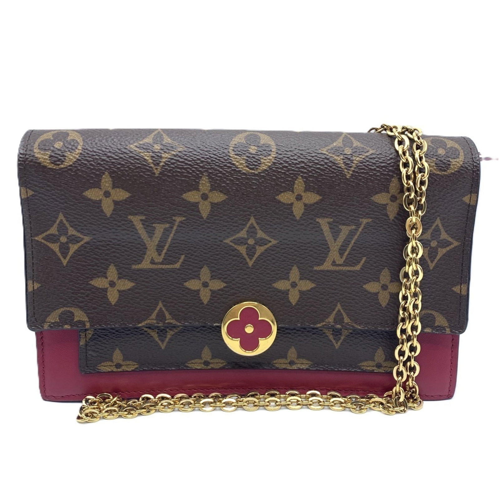 Vuitton Louis Monogram Pochette: Vuitton Louis Monogram Pochette The Louis Vuitton Louis Monogram Pochette is a stylish and compact accessory, measuring 19.5cm x 4cm in size. This iconic design features the signature monogram pattern