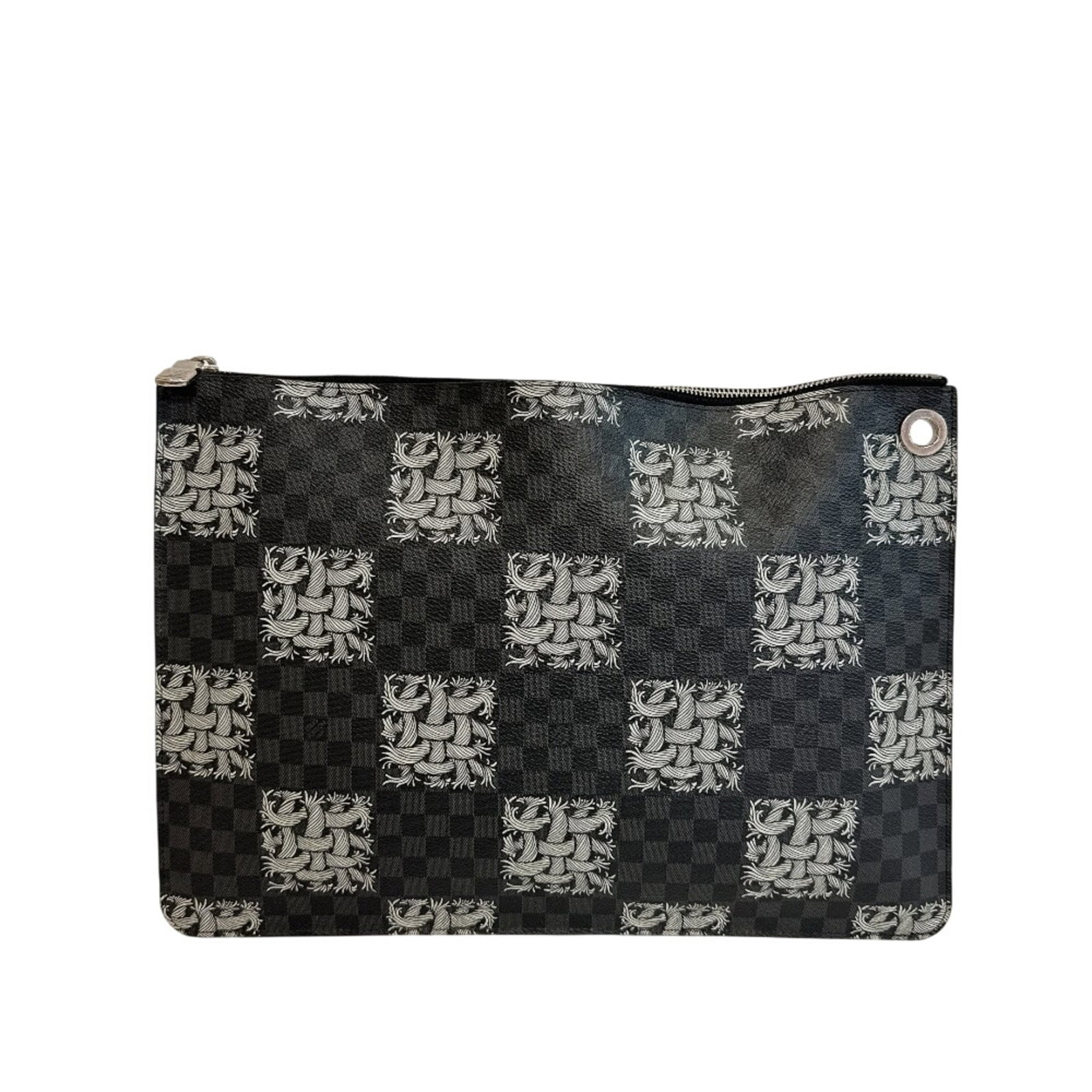Damier Graphite Clutch Bag by Louis Vuitton: Damier Graphite Clutch Bag by Louis Vuitton Damier Graphite Clutch Bag by Louis Vuitton - A timeless and sophisticated accessory, this clutch bag features the iconic Damier Graphite pattern in black, 