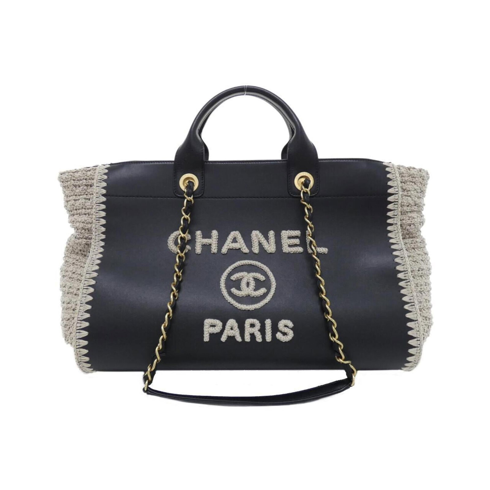 Handbag Chanel Knit Leather: Handbag Chanel Knit Leather 29cm x 39cm x 21cm / 11.41'' x 15.35'' x 8.26'' Handbag in Black and Gray, featuring Calfskin Leather with a unique Knit Leather/Fur touch, adorned with Matte Gold