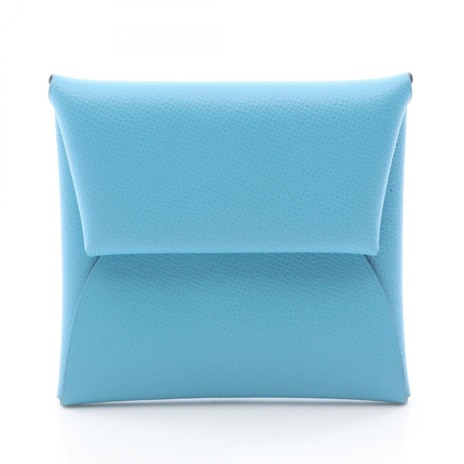 Leather purse coin case Hermes: Leather purse coin case Hermes The Hermes blue leather coin purse case boasts a sleek, compact design with precise measurements. Made from high-quality leather, its vibrant blue hue adds a touch of