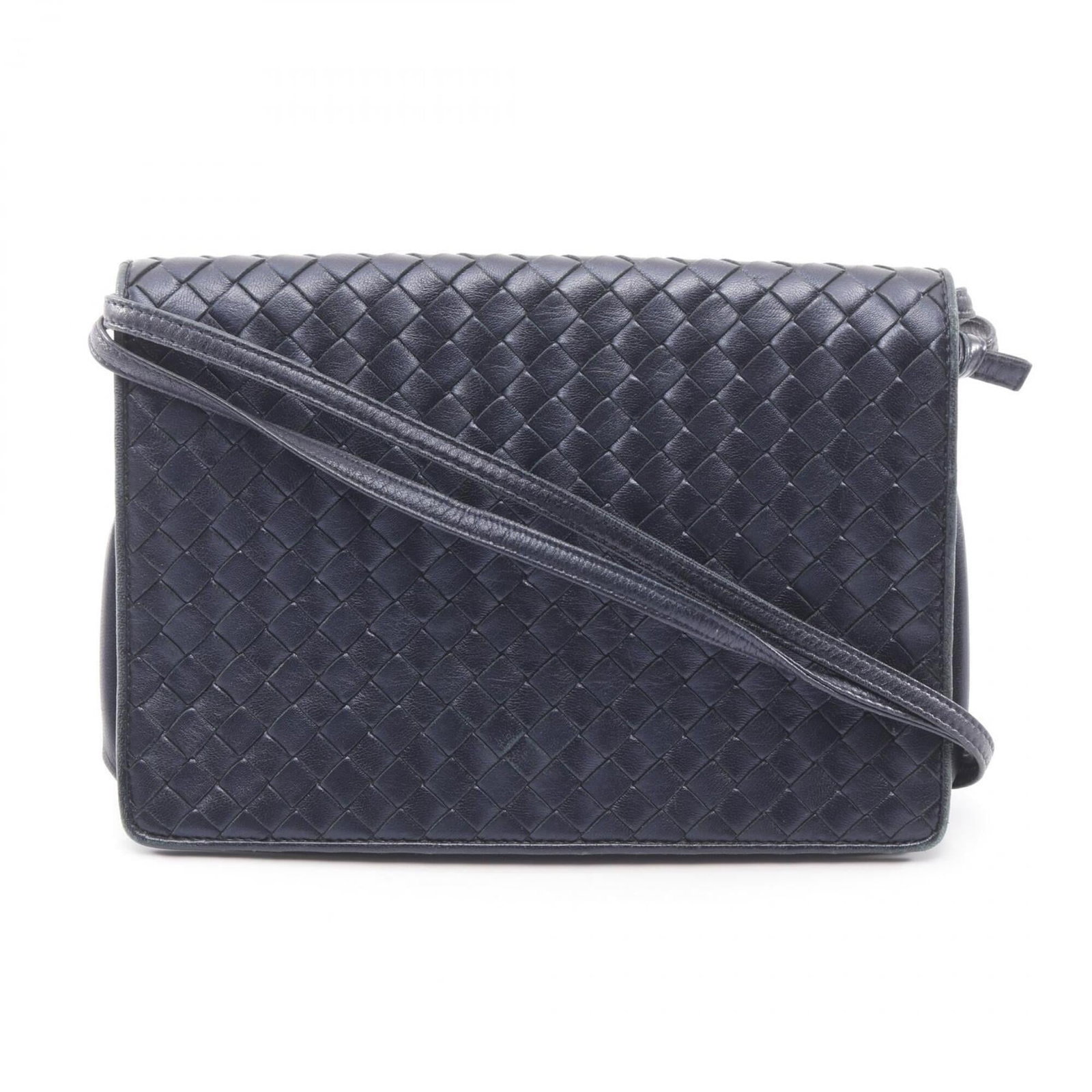 Veneta Bottega Shoulder Bag Intrecciato: Veneta Bottega Shoulder Bag Intrecciato Introducing the Veneta Bottega Shoulder Bag Intrecciato, a stylish and sophisticated accessory featuring the iconic intrecciato woven design. This navy-colored