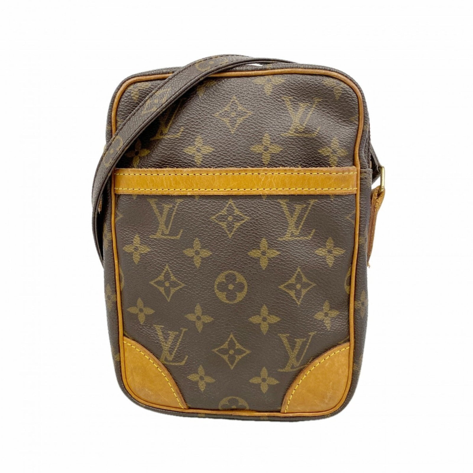 Shoulder bag from Louis Vuitton: Shoulder bag from Louis Vuitton Brown Louis Vuitton shoulder bag with dimensions 21cm x 15cm x 4.5cm, featuring a classic design that combines style and functionality. The bag's signature monogram