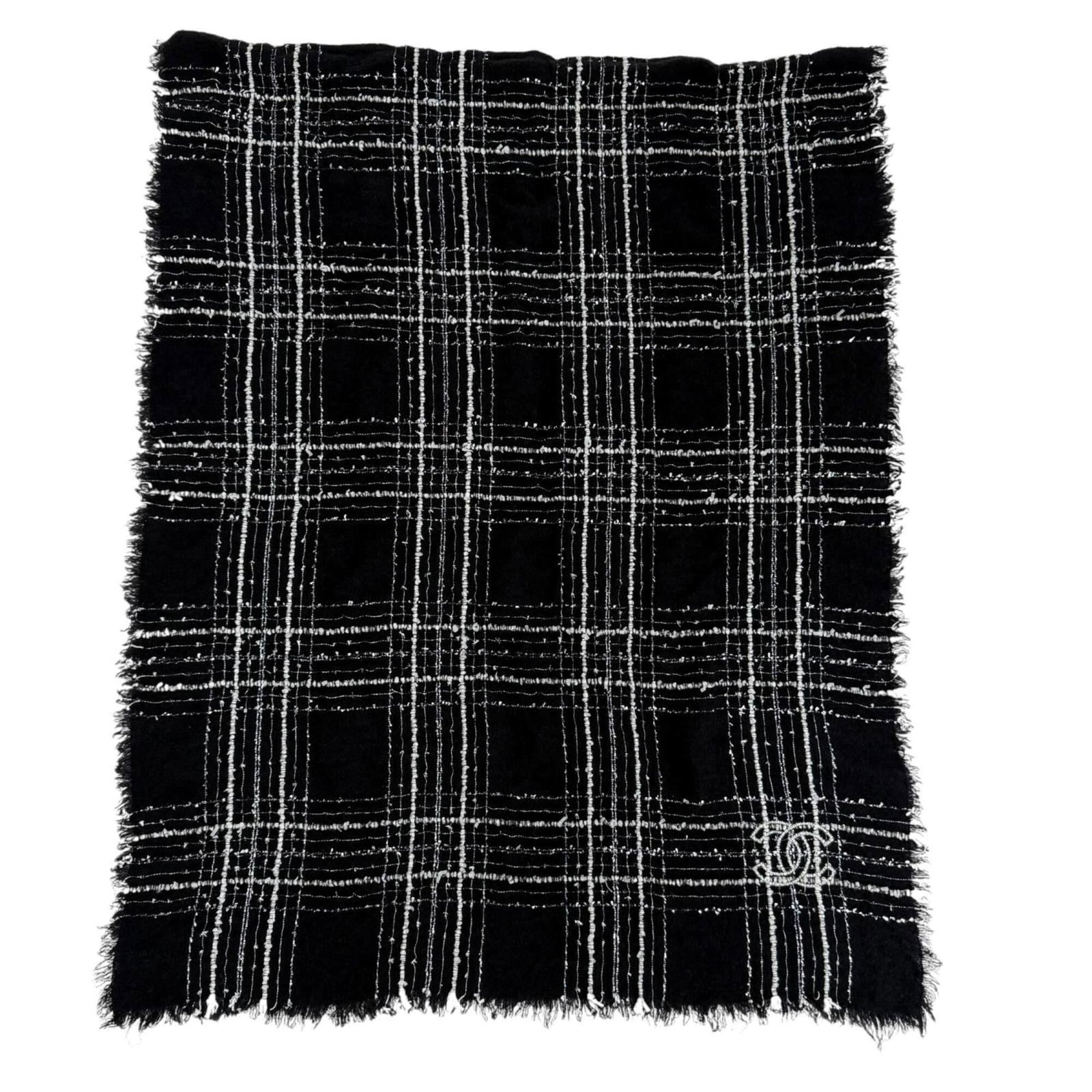 Chanel Stole Wool Polyamide Cashmere Polyester Silk Metal Acrylic: Chanel Stole Wool Polyamide Cashmere Polyester Silk Metal Acrylic Chanel's iconic stole boasts an impressive blend of materials, combining wool, polyamide, cashmere, polyester, silk, metal, and acryli