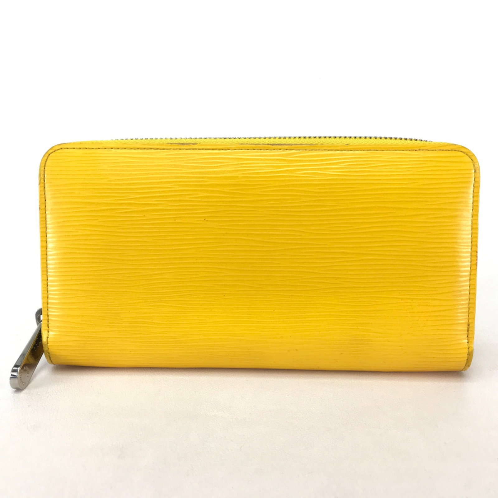 Long Wallet Bi Fold Leather Louis Vuitton: Long Wallet Bi Fold Leather Louis Vuitton Yellow Long Wallet Bi Fold Leather Louis Vuitton, W19.5cmxH10cm/W7.7xH3.9inch, made from high-quality leather. This bi-fold wallet features a classic design