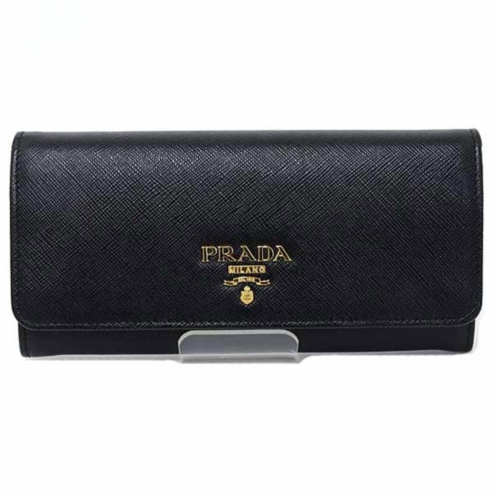 Prada Long Wallet (Bi-Fold) Saffiano: Prada Long Wallet (Bi-Fold) Saffiano Saffiano leather craftsmanship meets timeless elegance in this Prada Long Wallet (Bi-Fold). Made from high-quality Saffiano material, this bi-fold wallet boasts a