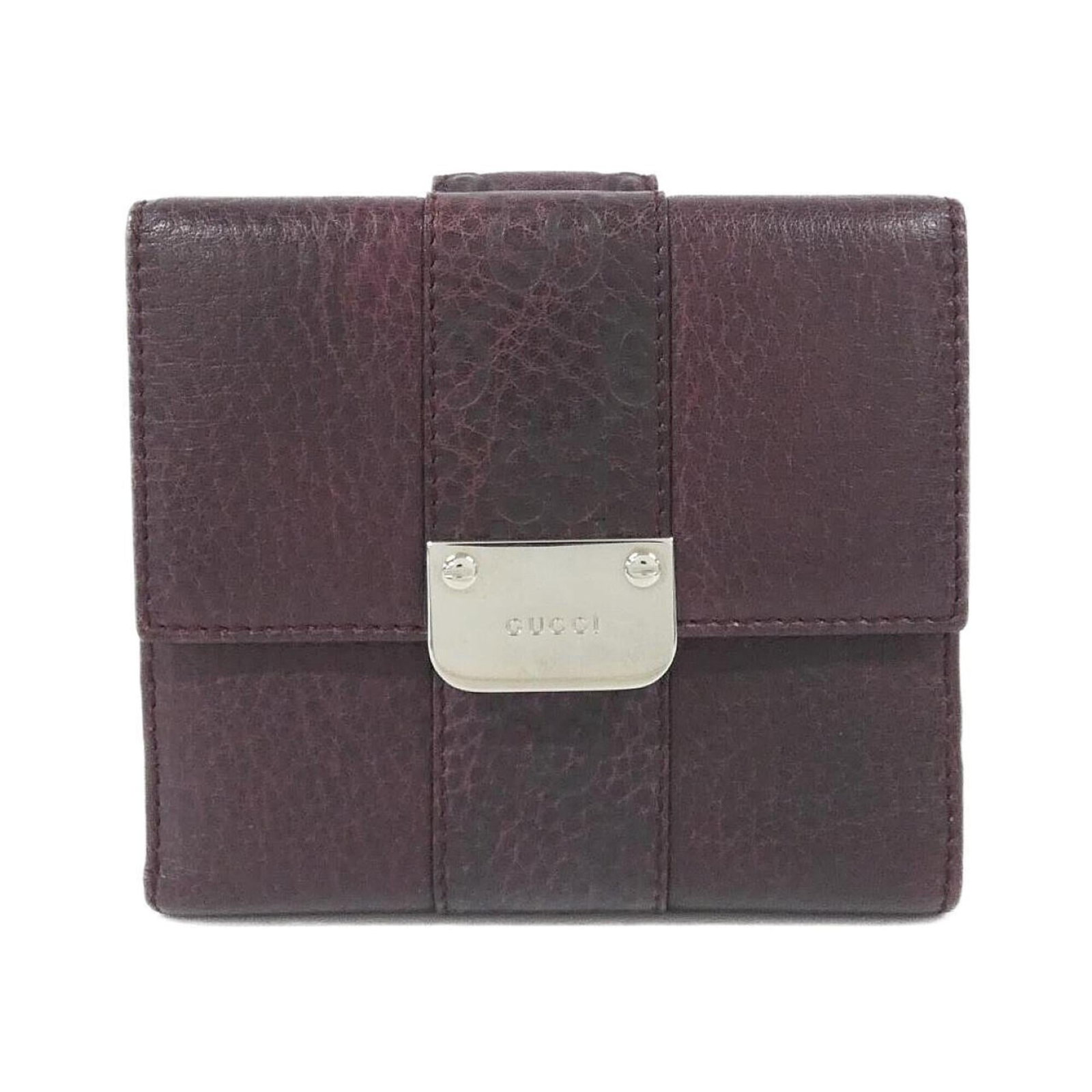 Gucci Leather Wallet Bi Fold: Gucci Leather Wallet Bi Fold Bordeaux leather provides a rich, sophisticated look to this Gucci bi-fold wallet. The classic design features two folds and a secure closure, making it a practical
