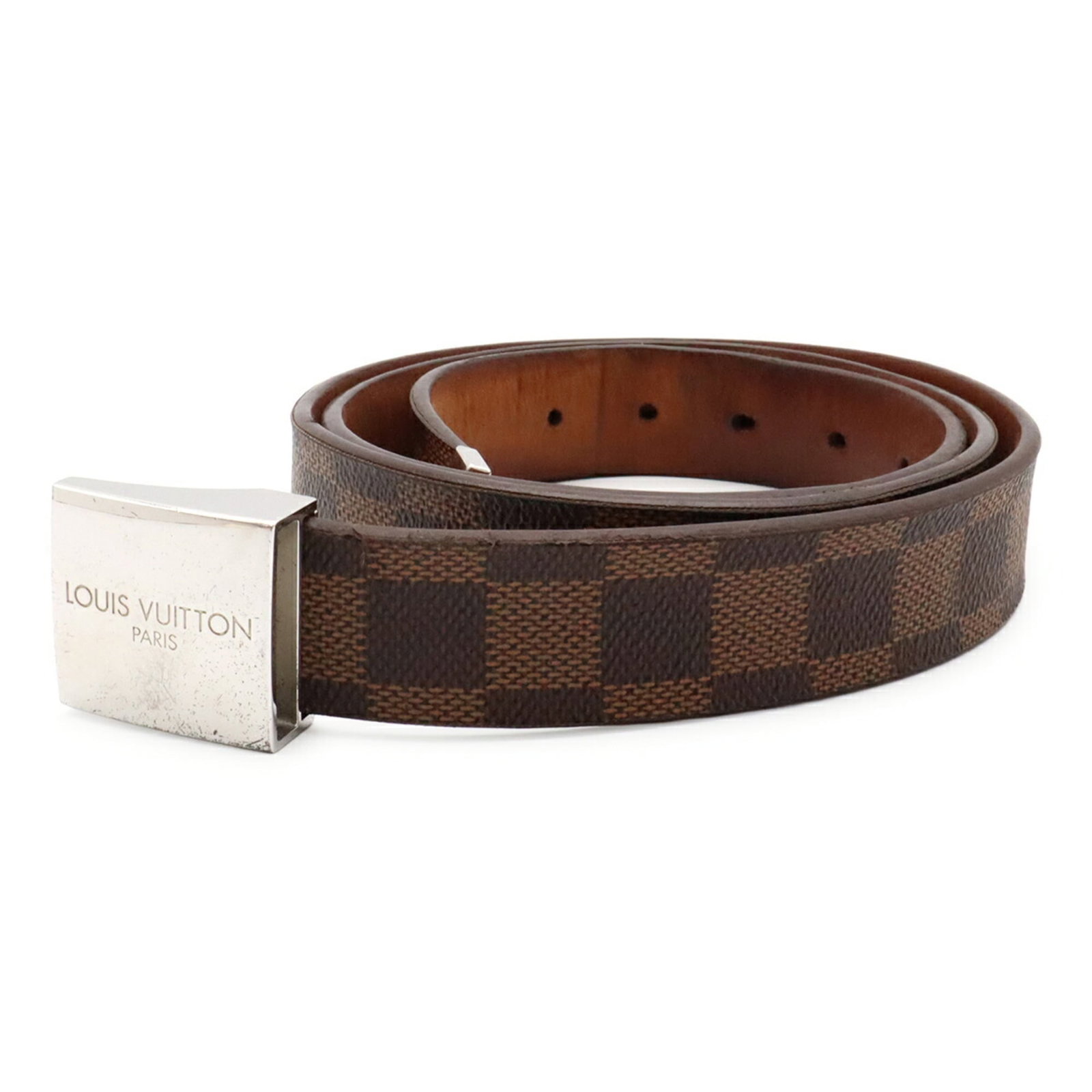 Louis Vuitton Standard Belt: Louis Vuitton Standard Belt Damier canvas pattern adds visual interest to the classic design of this Louis Vuitton standard belt, which features a brown color and 108cm length. Made from high-quality 