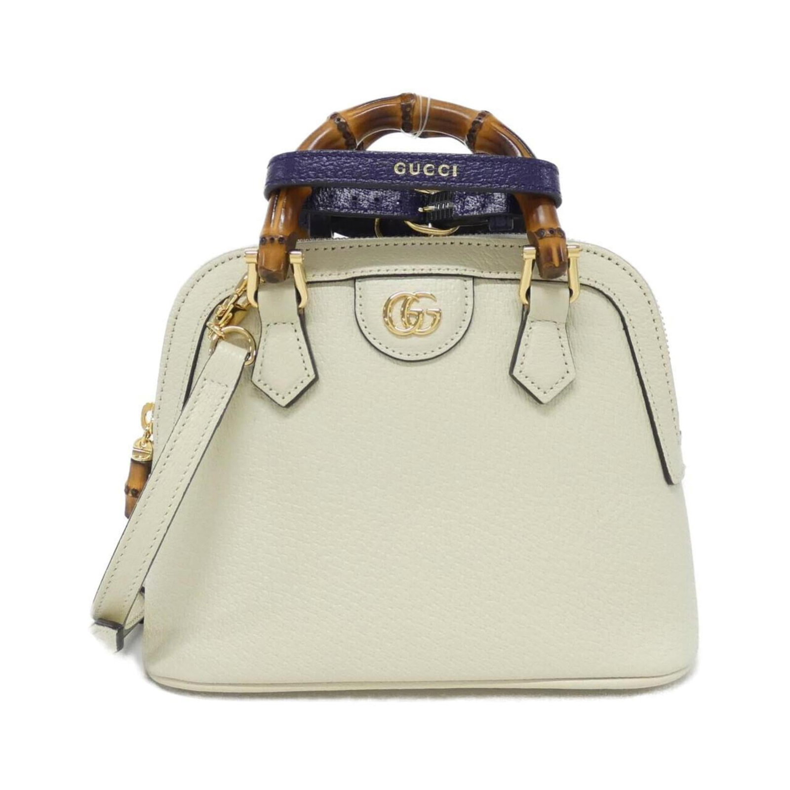 Gucci Handbag Leather: Gucci Handbag Leather Gucci Handbag Leather features a sleek white leather design with precise measurements, measuring 15cm x 20cm x 8cm. The bag's compact size makes it ideal for everyday use, while 